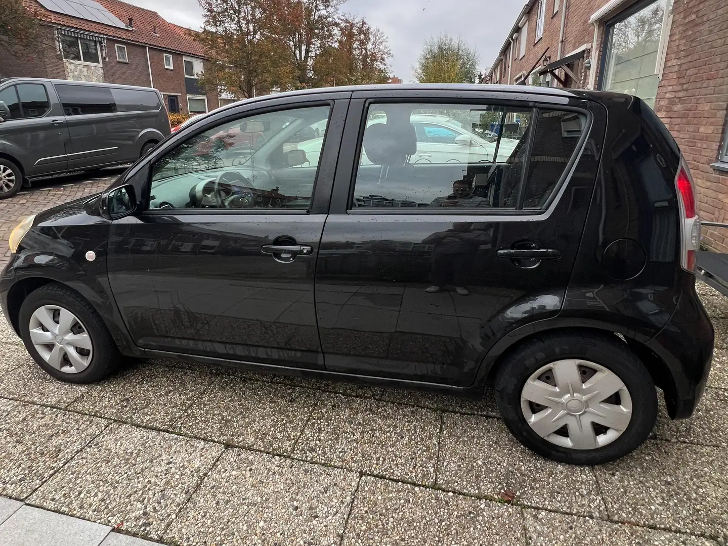 Daihatsu Sirion Sirion 1.0-12V Trend Zwart - 2