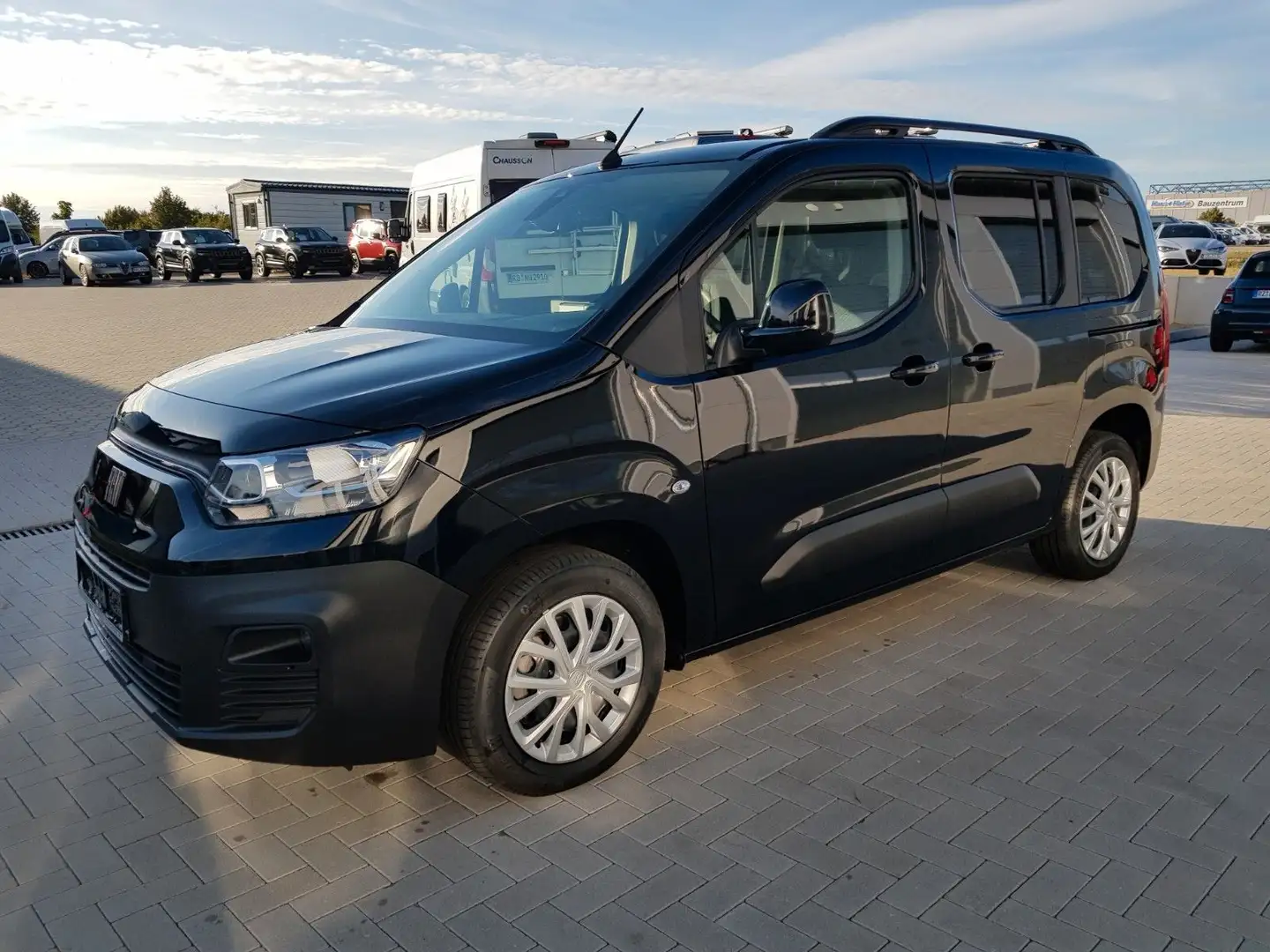 Fiat Doblo E-Doblò Launch Pack 50kWh Černá - 1