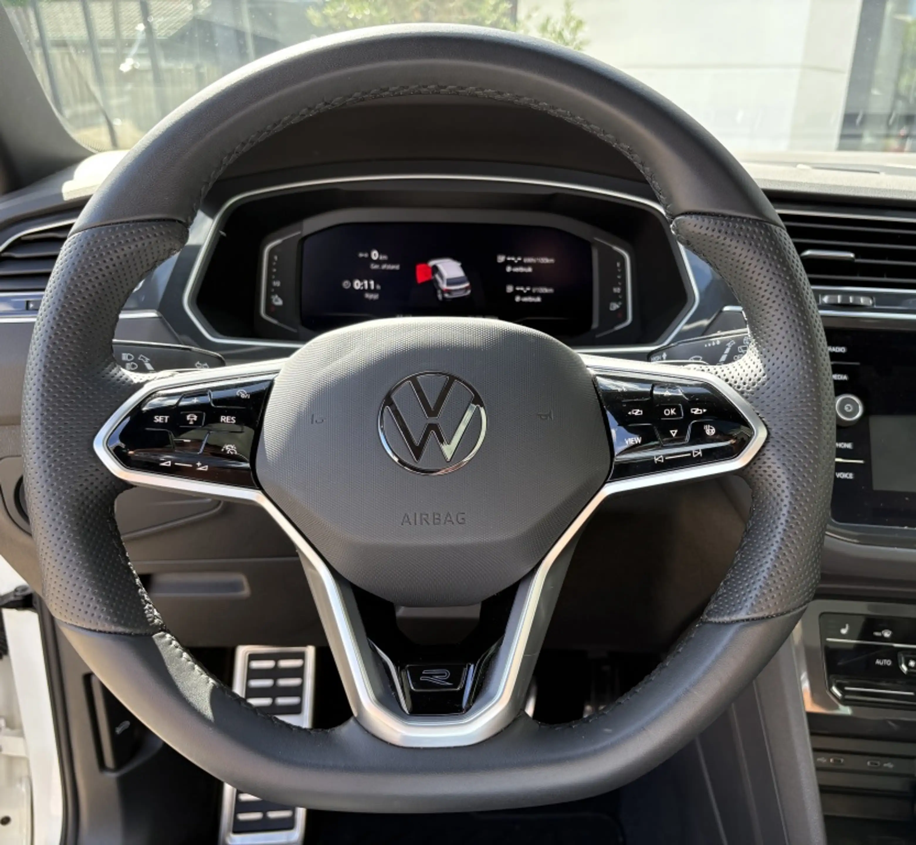 Volkswagen Tiguan R-Line eHybrid | Camera | Panoramadak | IQ lights — photo 17