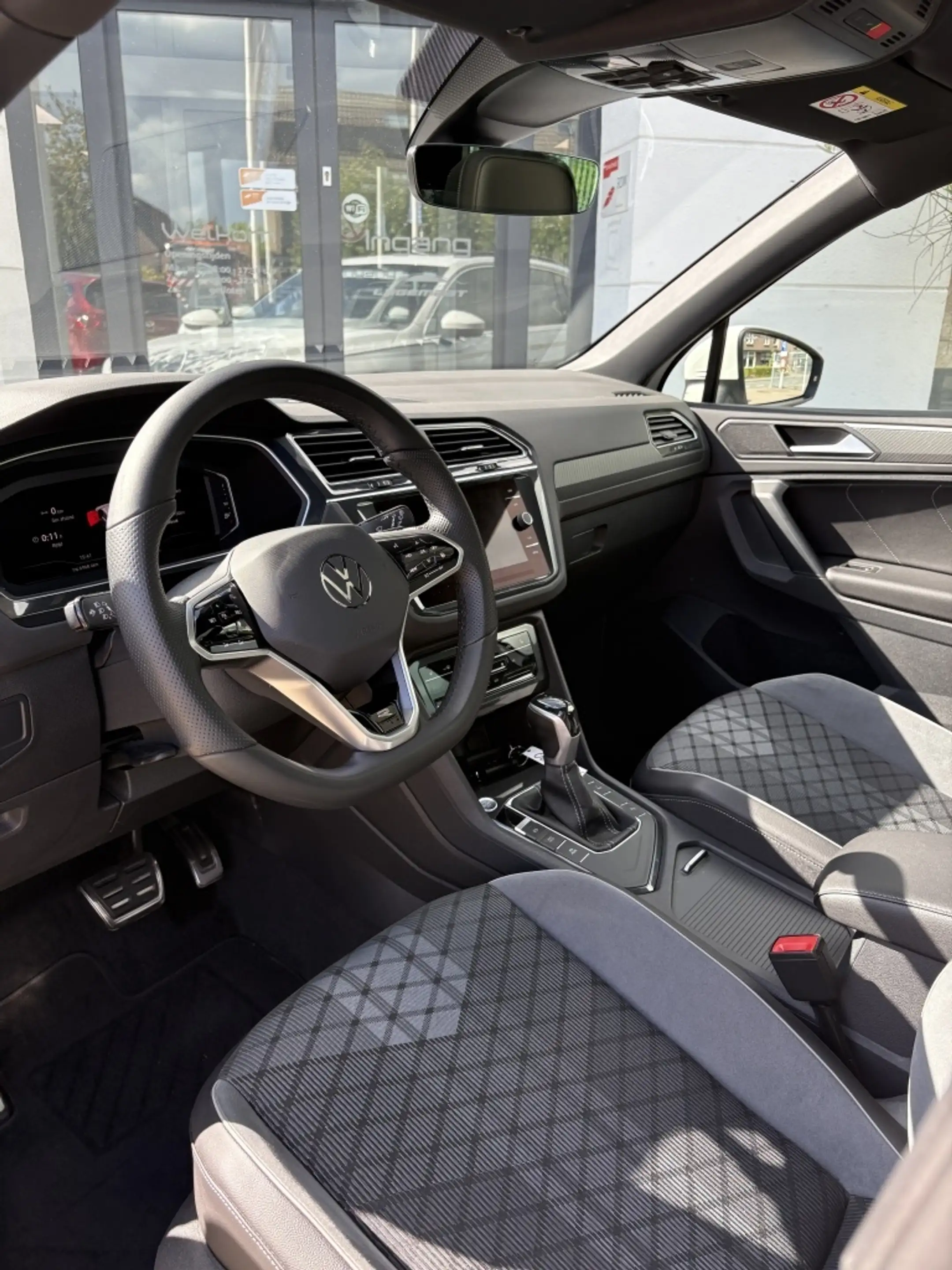 Volkswagen Tiguan R-Line eHybrid | Camera | Panoramadak | IQ lights — photo 10