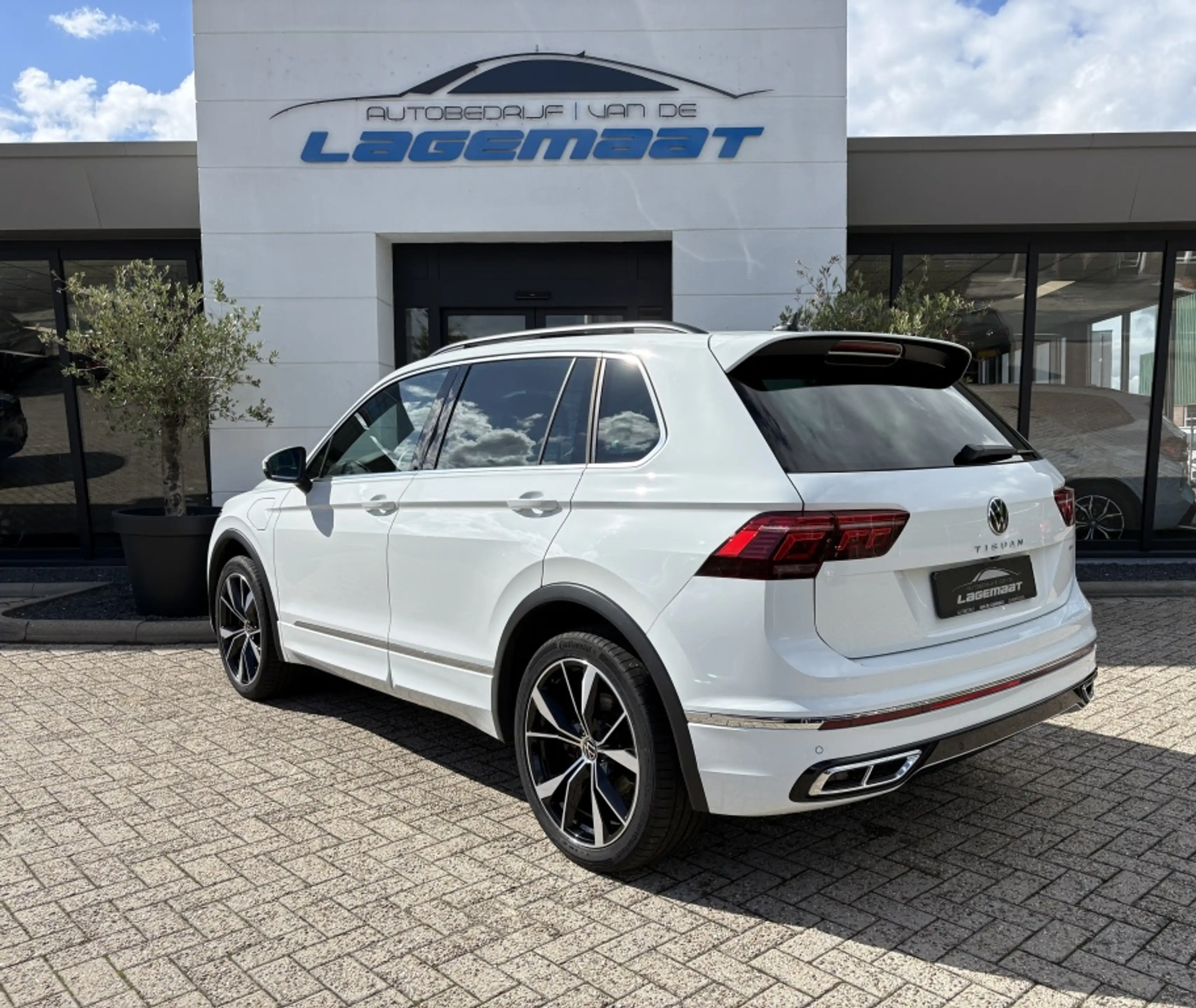 Volkswagen Tiguan R-Line eHybrid | Camera | Panoramadak | IQ lights — photo 6