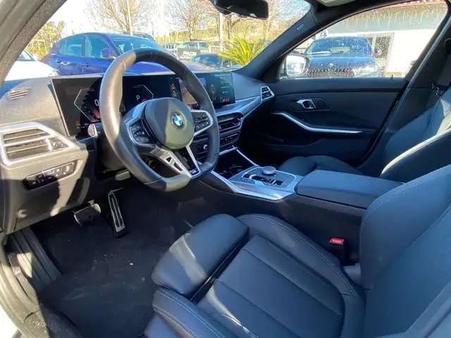 BMW 3 Series view 11