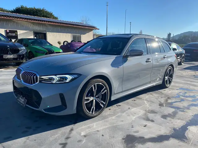 BMW 3 Series view 5