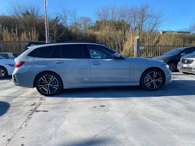 BMW 3 Series view 9