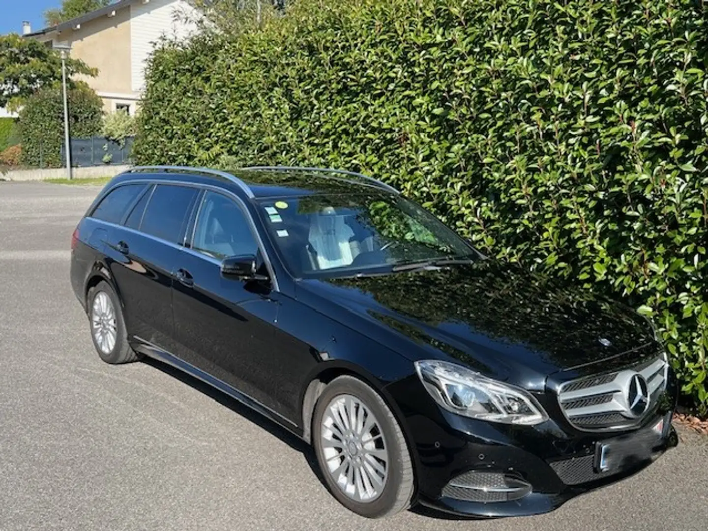 Mercedes-Benz E 220 BlueTec 4Matic Noir - 1