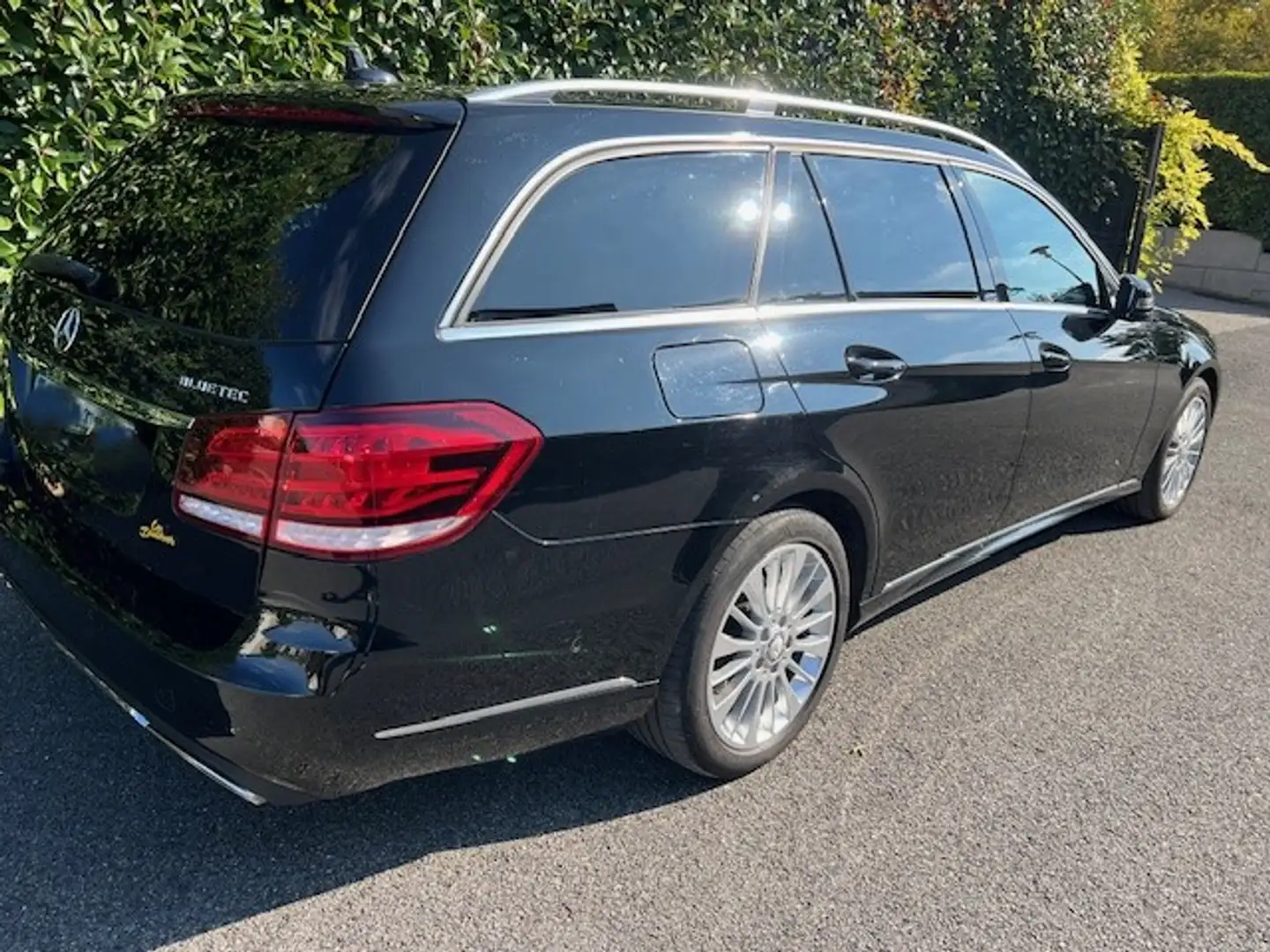 Mercedes-Benz E 220 BlueTec 4Matic Noir - 2