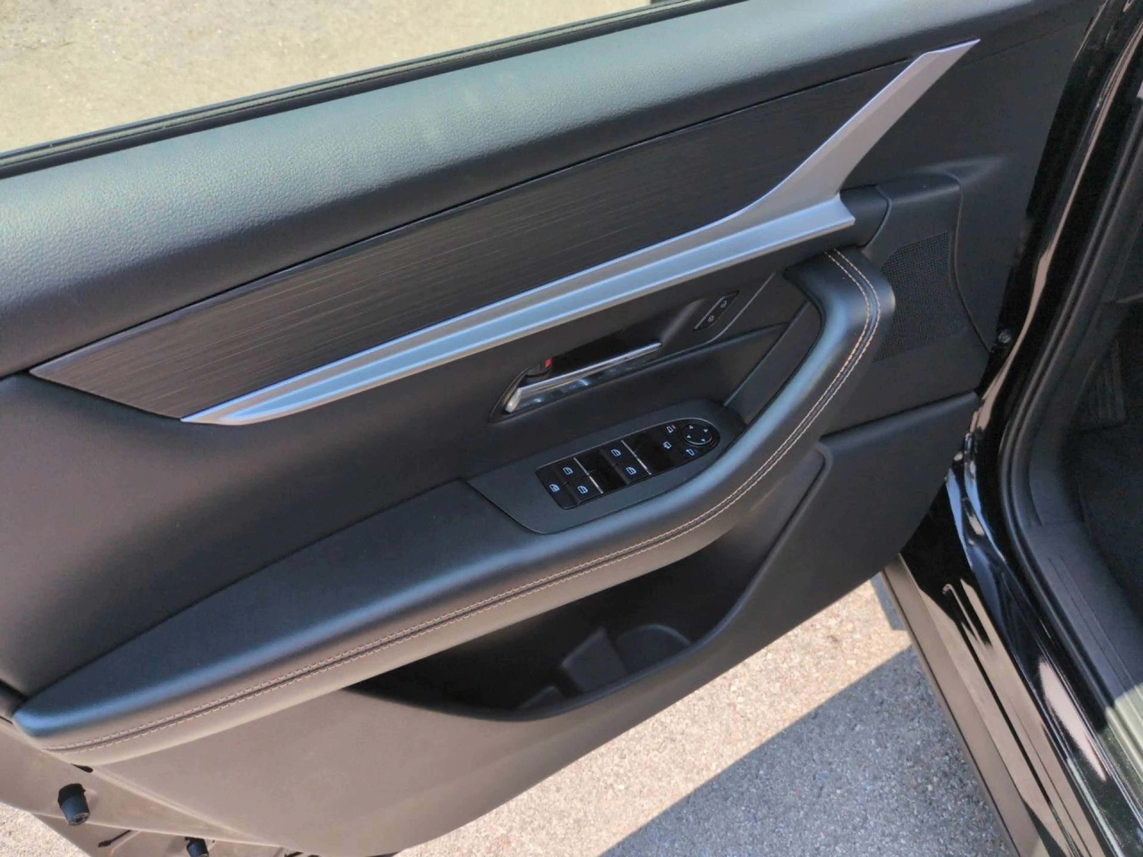 Mazda CX-60 2.5 e-SKYACTIV PHEV Homura Plus AWD Hybrid — photo 6