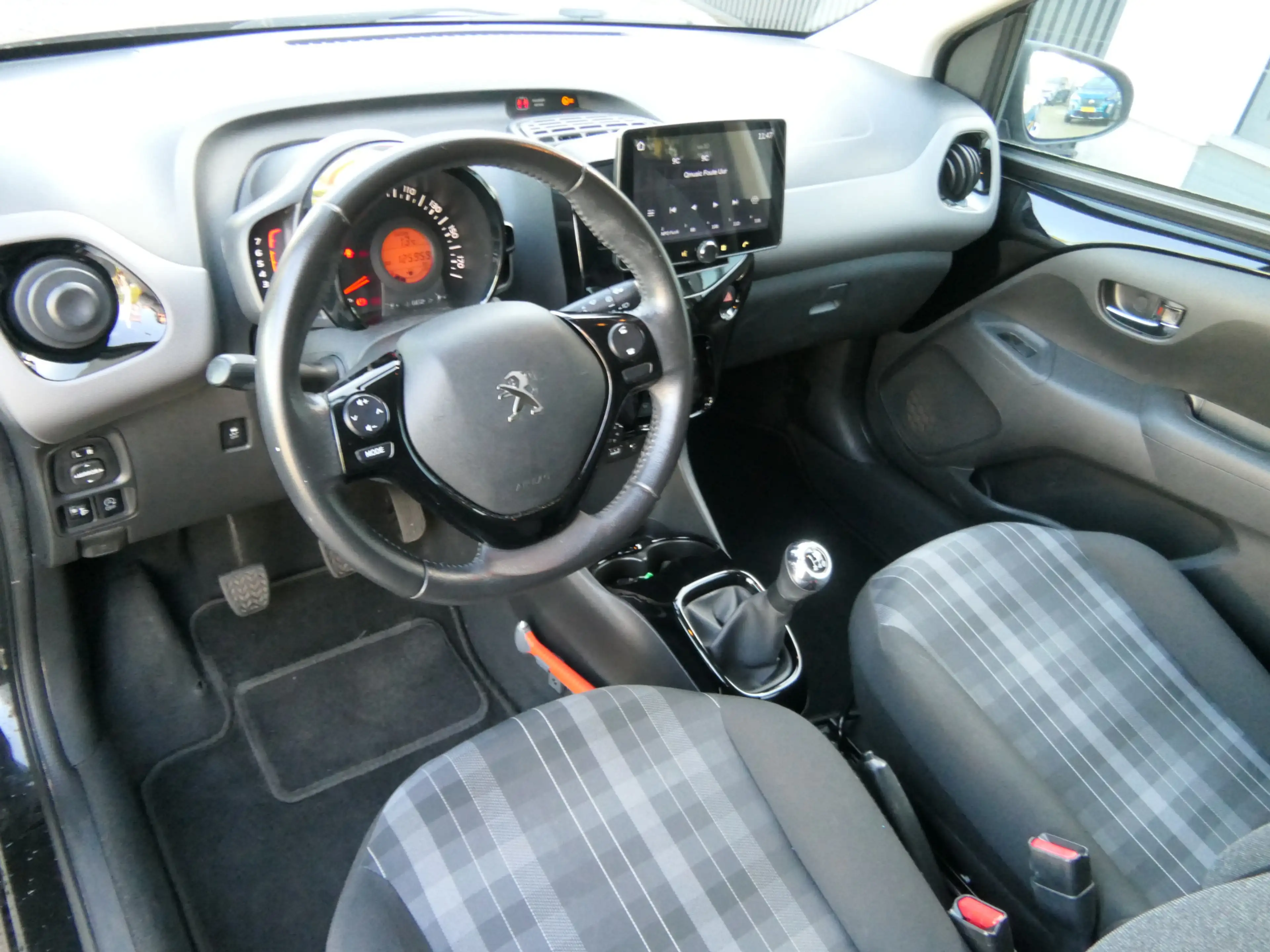 Peugeot 108 1.0 e-VTi Allure | Camera | Apple Carplay/Android — photo 3