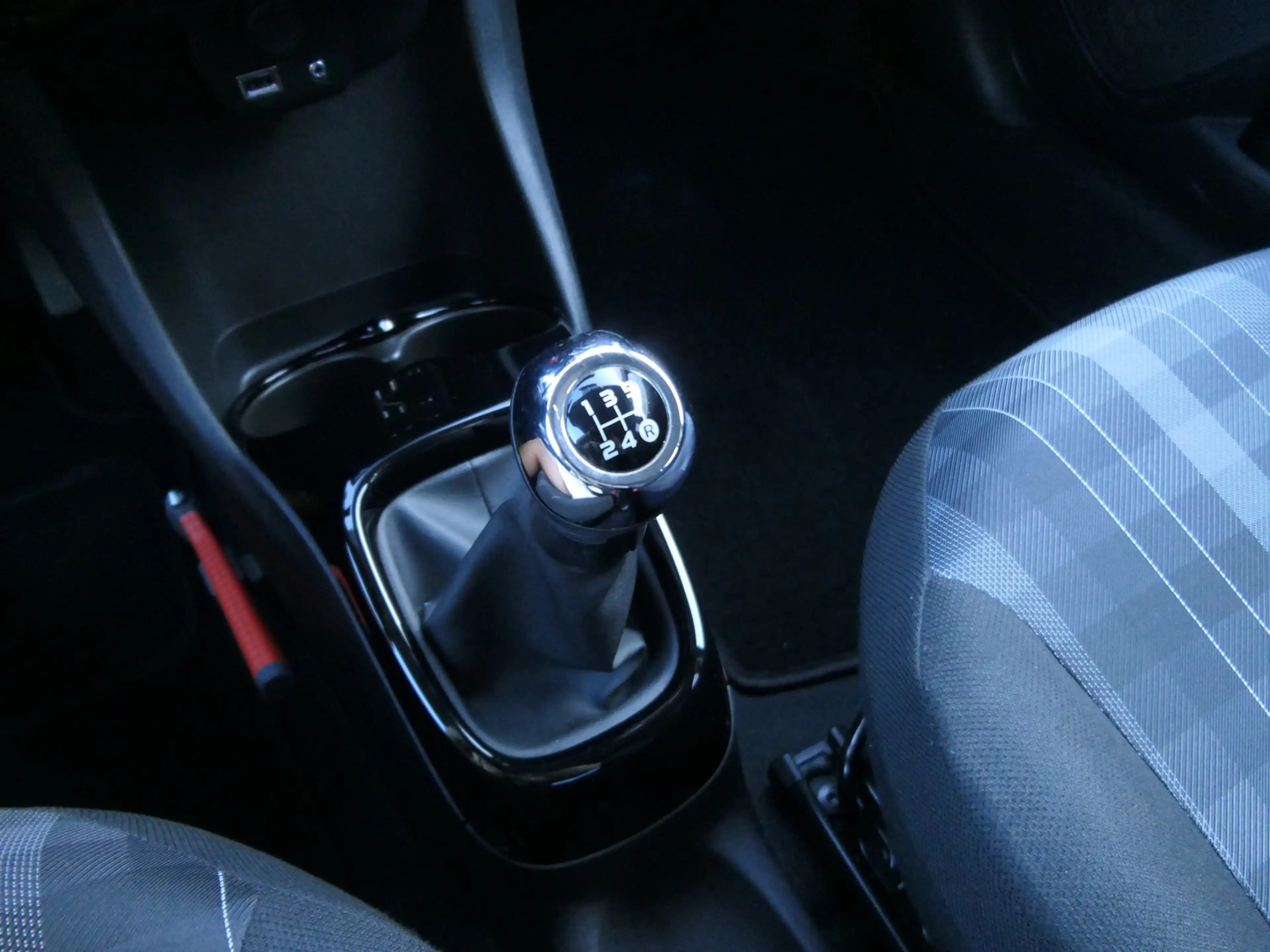 Peugeot 108 1.0 e-VTi Allure | Camera | Apple Carplay/Android — photo 29