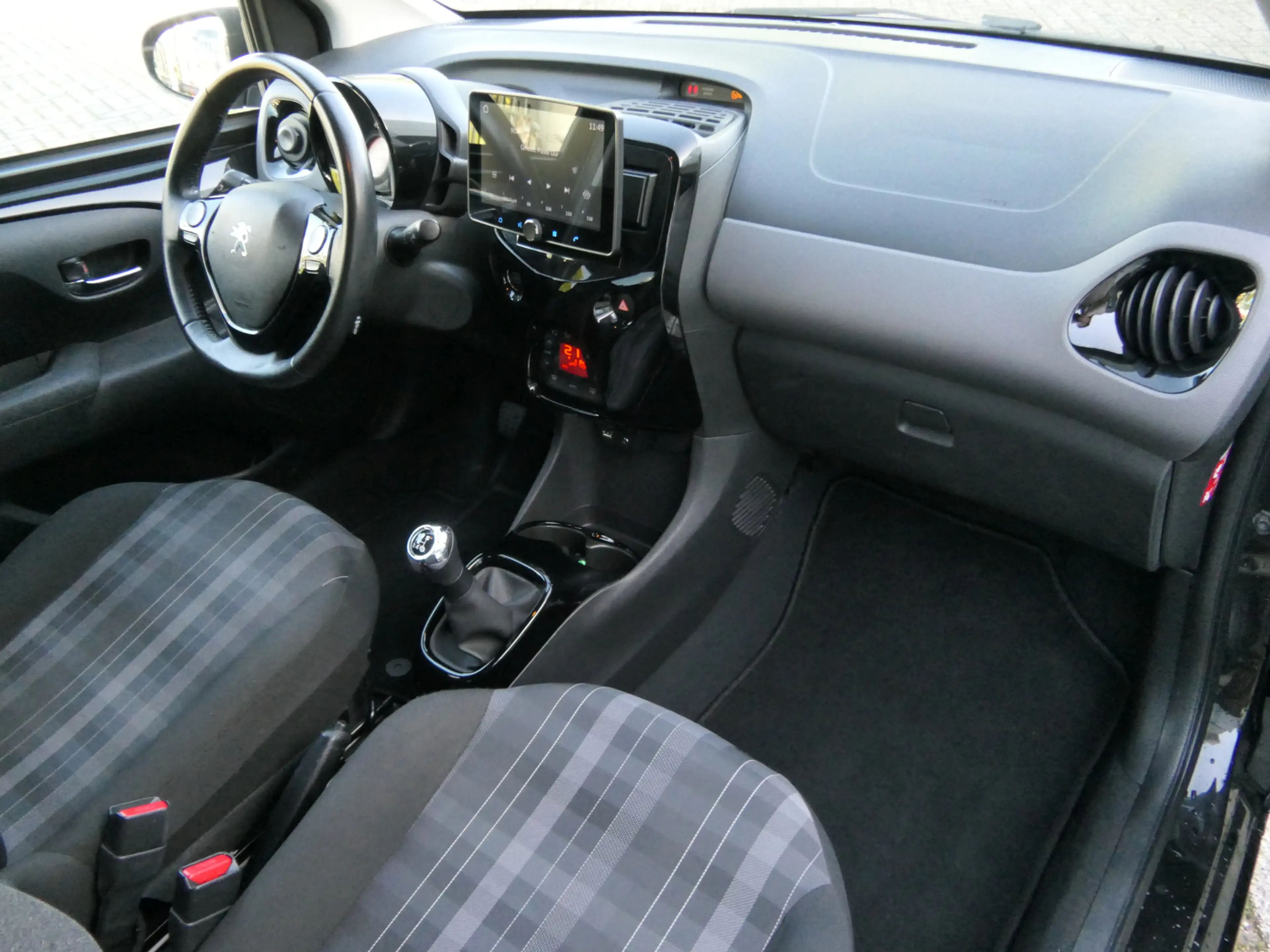 Peugeot 108 1.0 e-VTi Allure | Camera | Apple Carplay/Android — photo 16