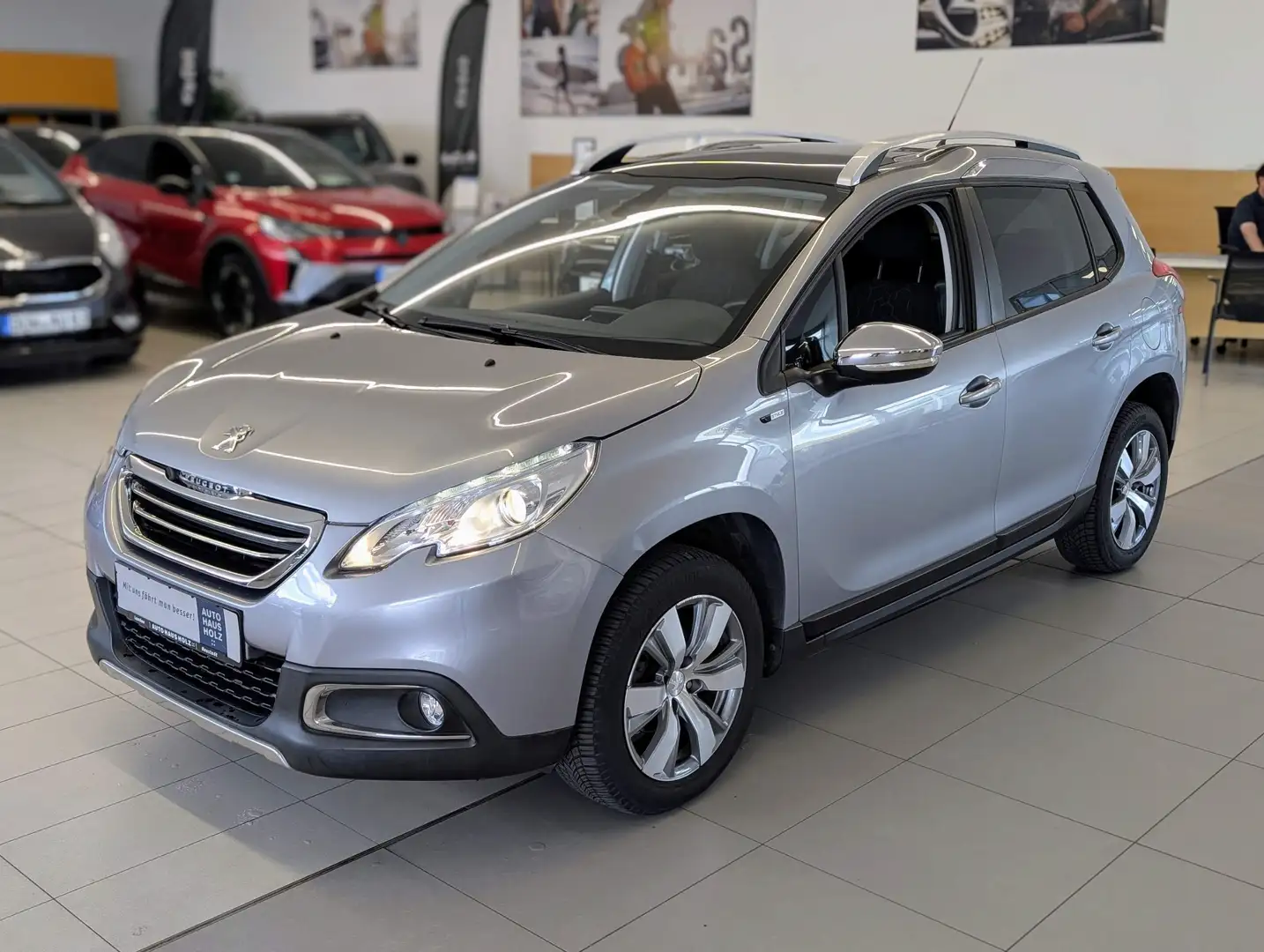Peugeot 2008 1.2 e-VTi PureTech 82 Style SHZ Gris - 1