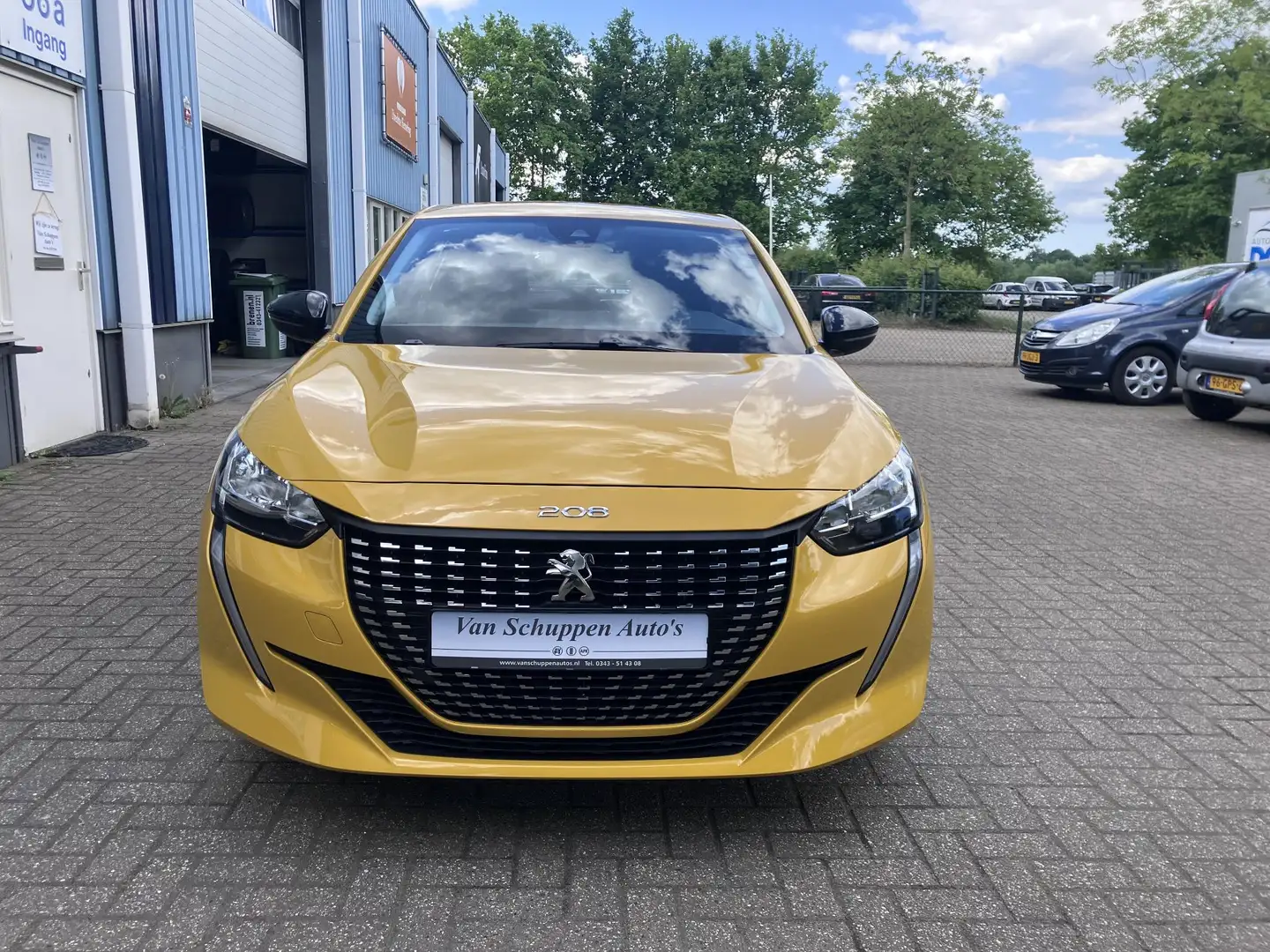 Peugeot 208 1.2 PureTech Active Navi-carplay Cruise Clima Geel - 2