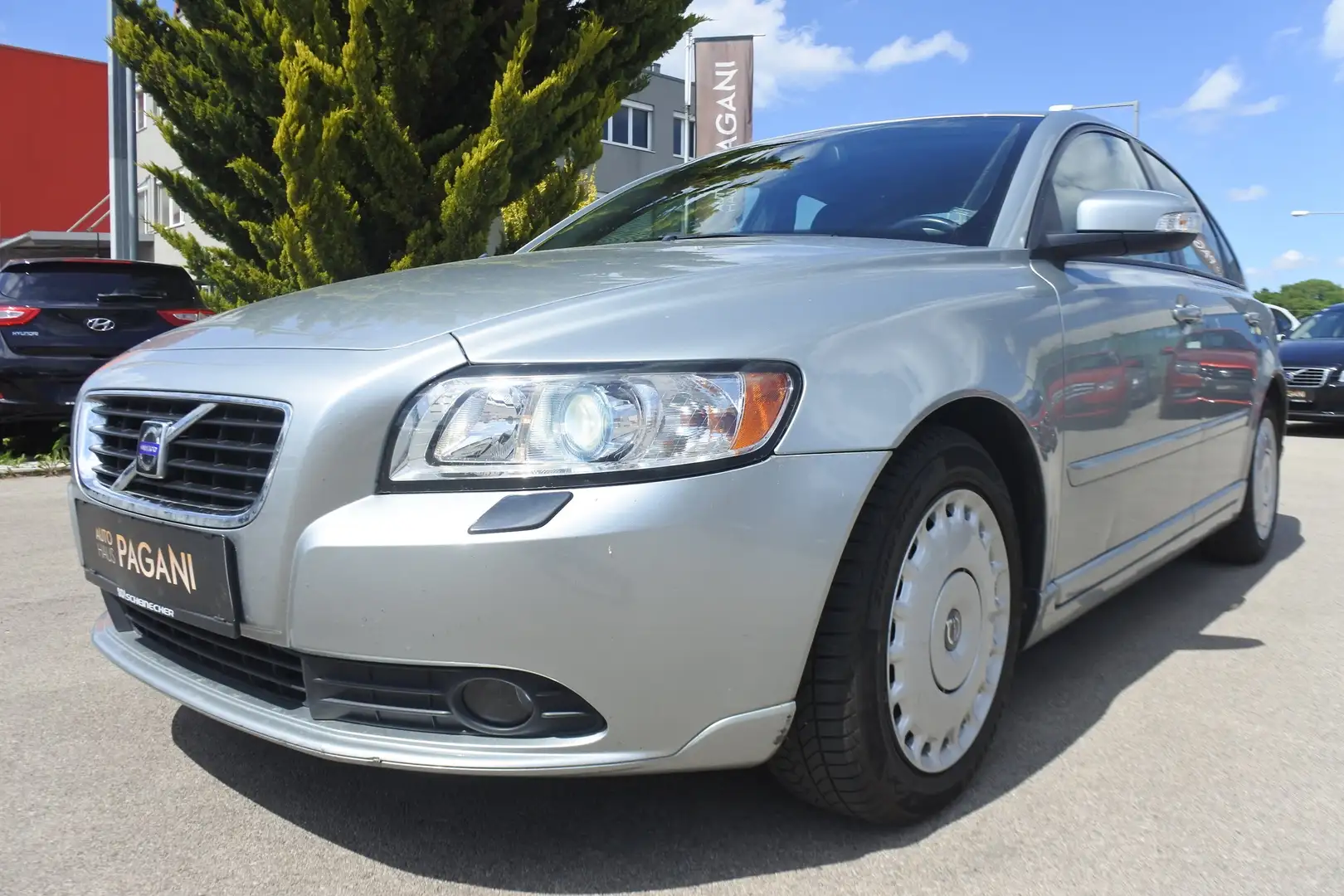 Volvo S40 S40 2,4 Momentum Geartronic Aut./PICKERL 4/2027 Silber - 1