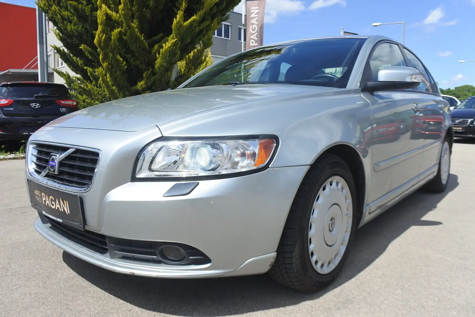 Volvo S40 S40 2,4 Momentum Geartronic Aut./PICKERL 4/2027 Silber - 2