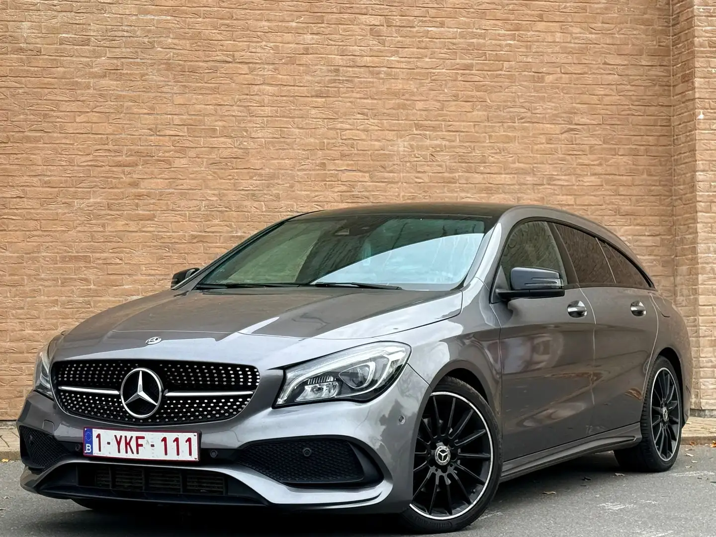Mercedes-Benz CL 200 CLA 200 d Shooting Break AMG Line Boite auto Gris - 2