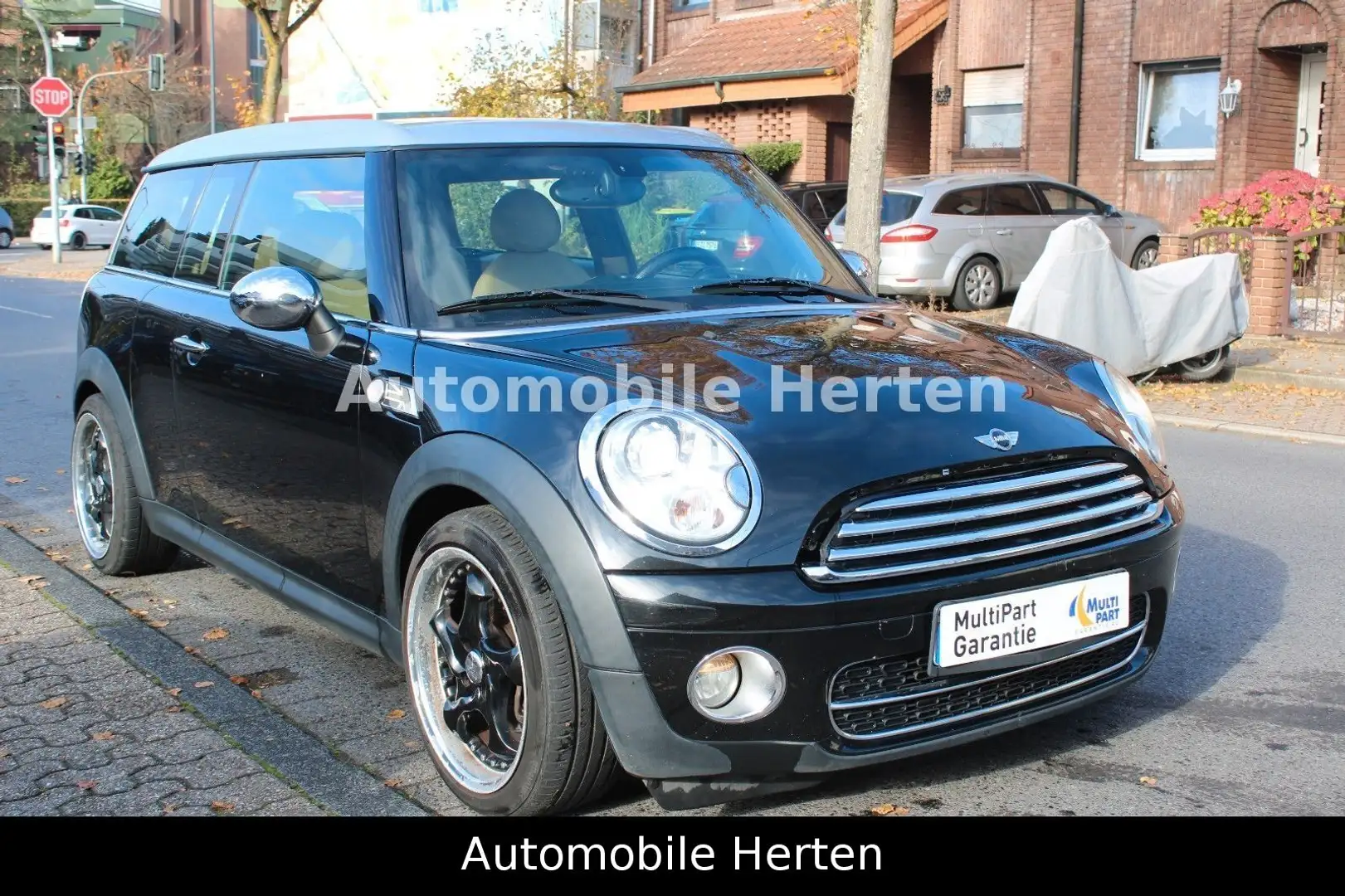 MINI Cooper D Clubman Cooper 1.6 D Clubman*AUTOMATIK*LEDER*PANO*XENON* Schwarz - 2