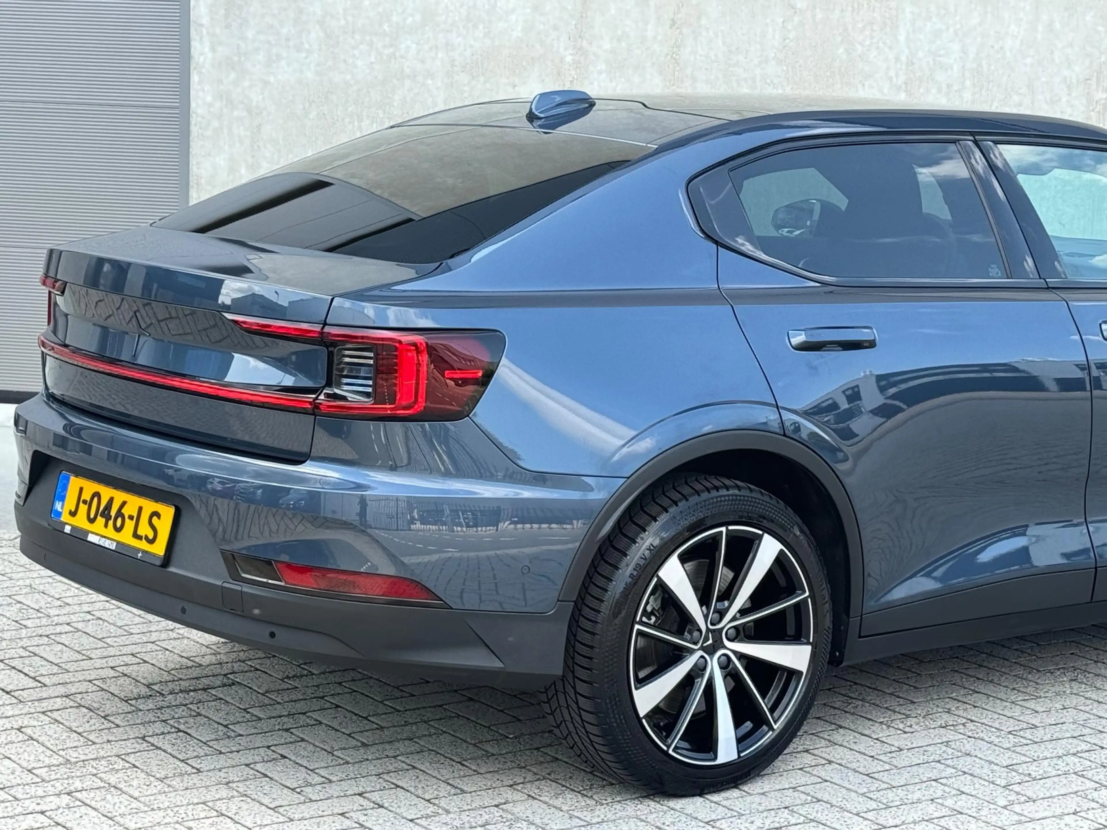 Polestar 2 Long Range Dual Motor 78kWh AWD LAUNCH EDITION — photo 18