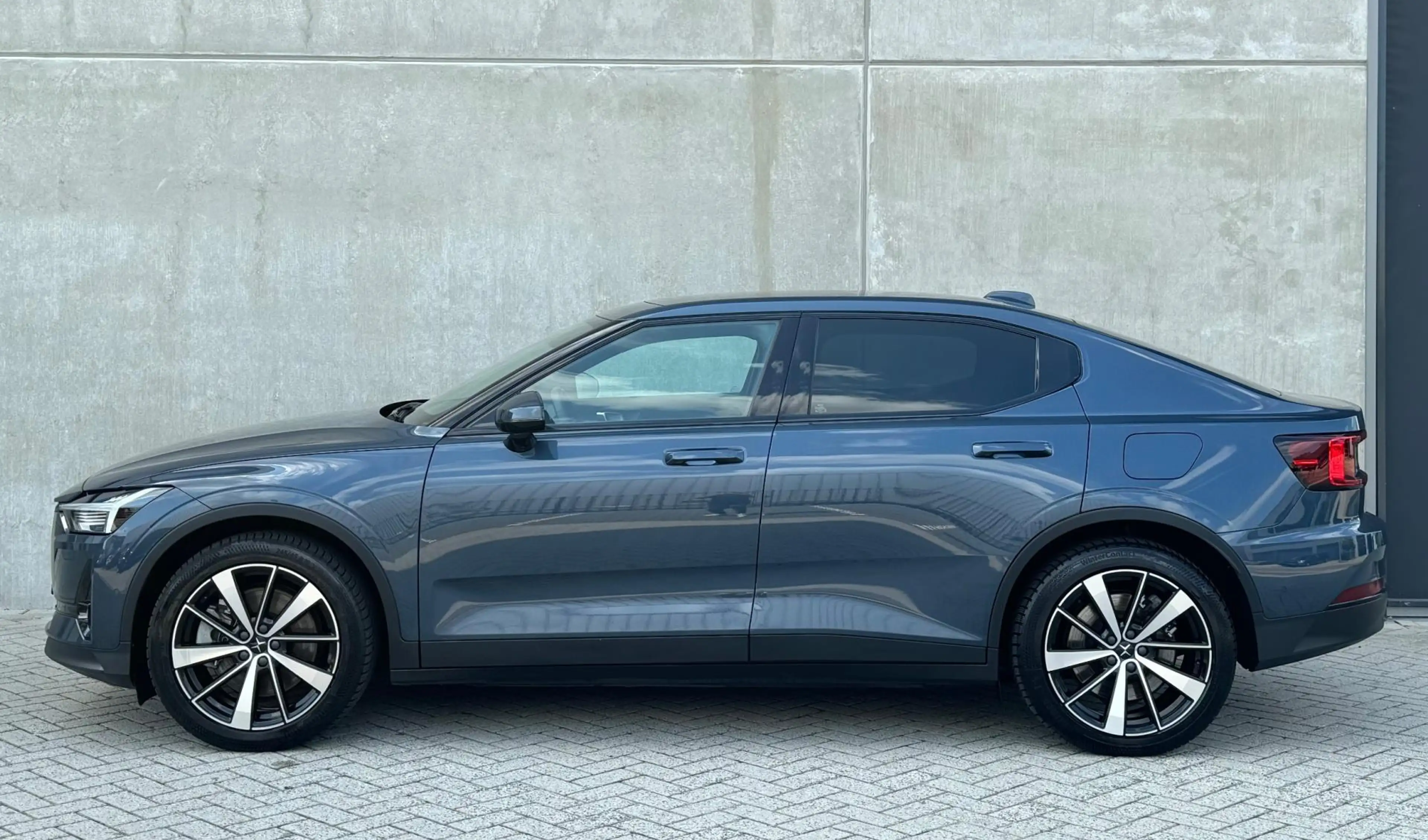 Polestar 2 Long Range Dual Motor 78kWh AWD LAUNCH EDITION — photo 3