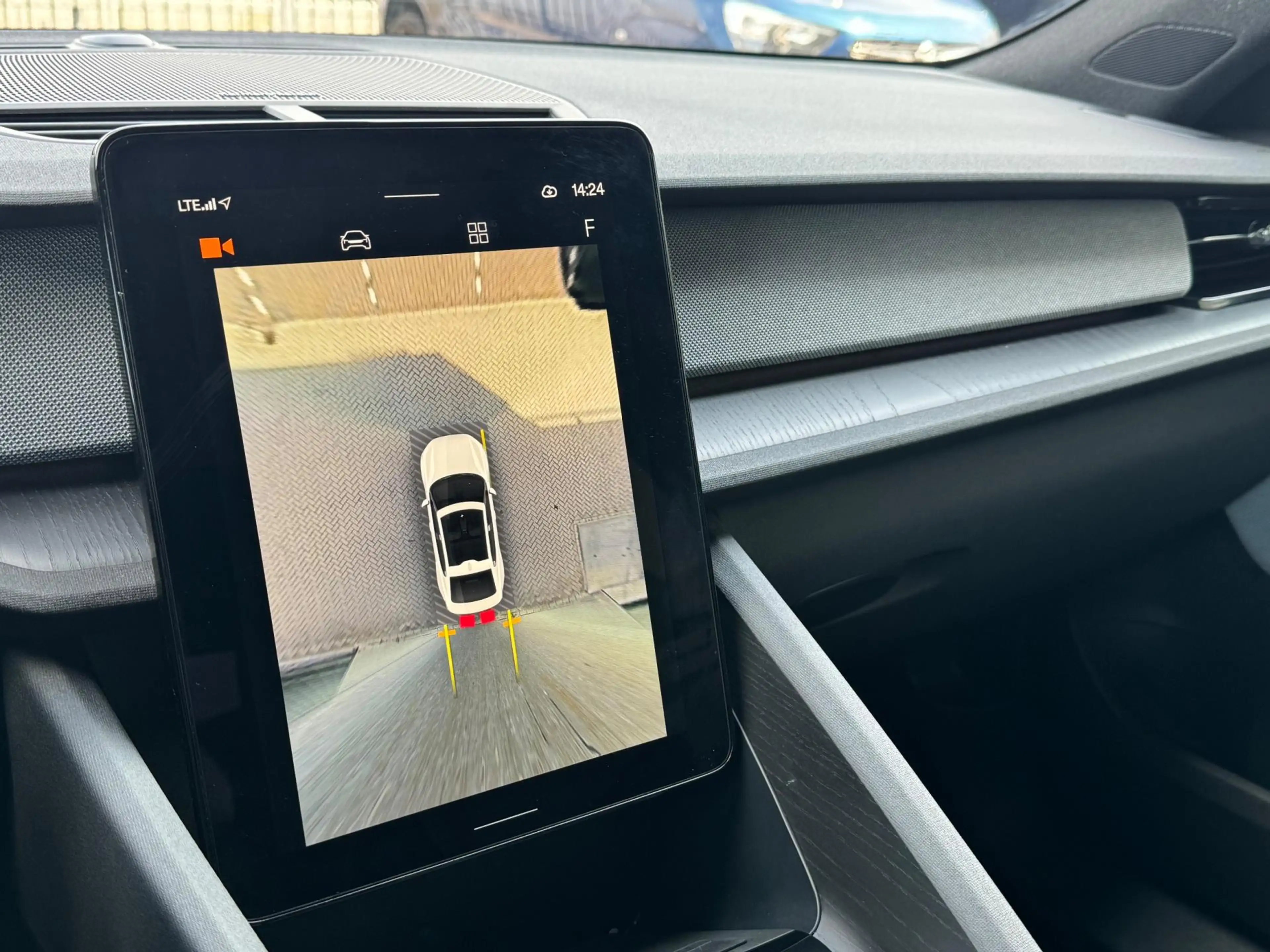 Polestar 2 Long Range Dual Motor 78kWh AWD LAUNCH EDITION — photo 11