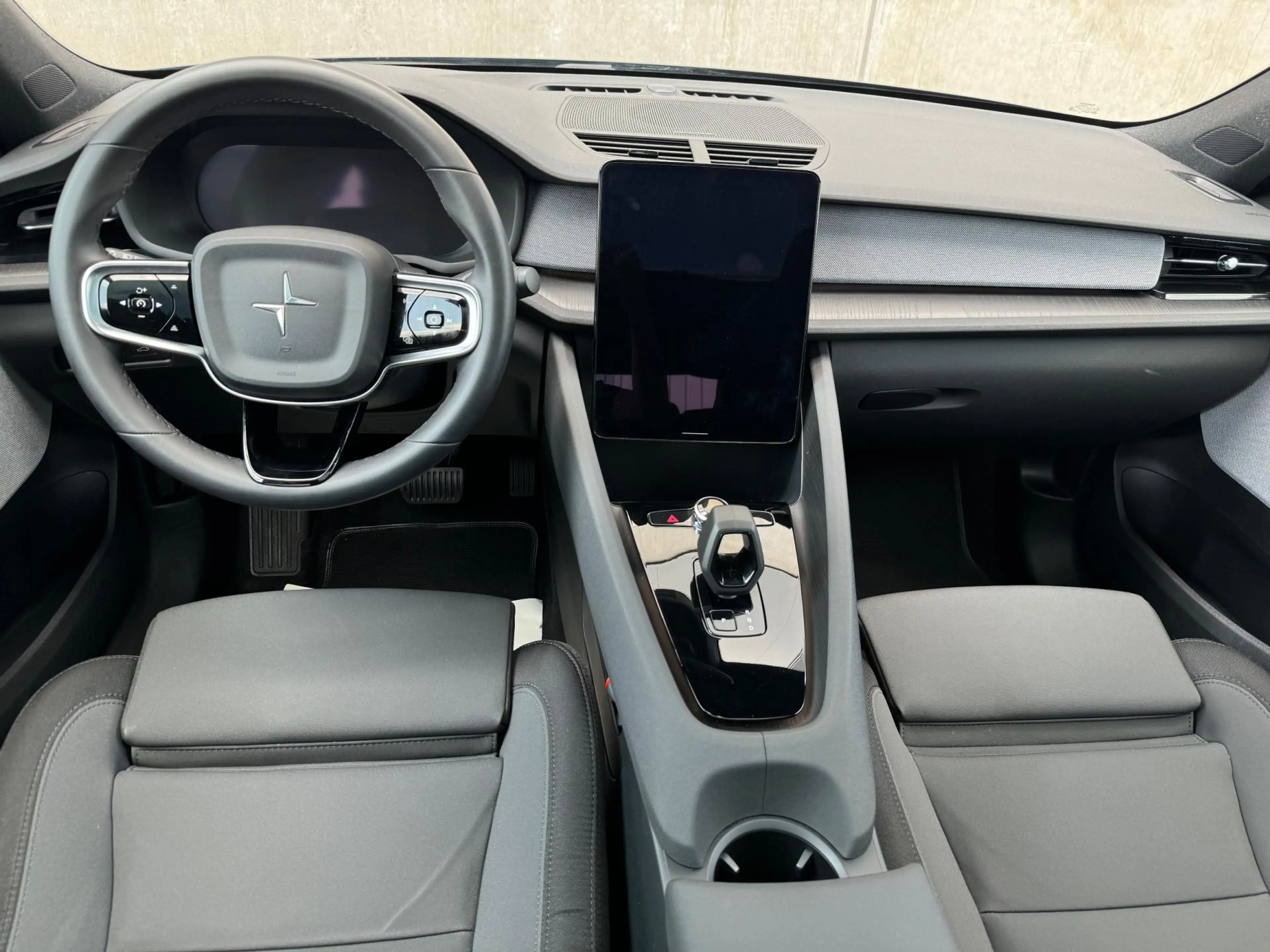 Polestar 2 Long Range Dual Motor 78kWh AWD LAUNCH EDITION — photo 8