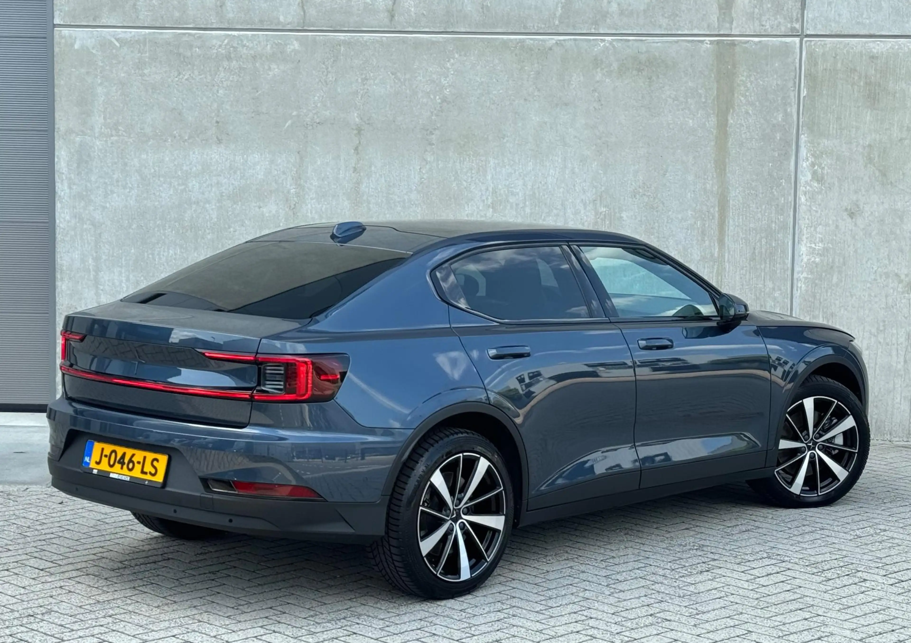 Polestar 2 Long Range Dual Motor 78kWh AWD LAUNCH EDITION — photo 17
