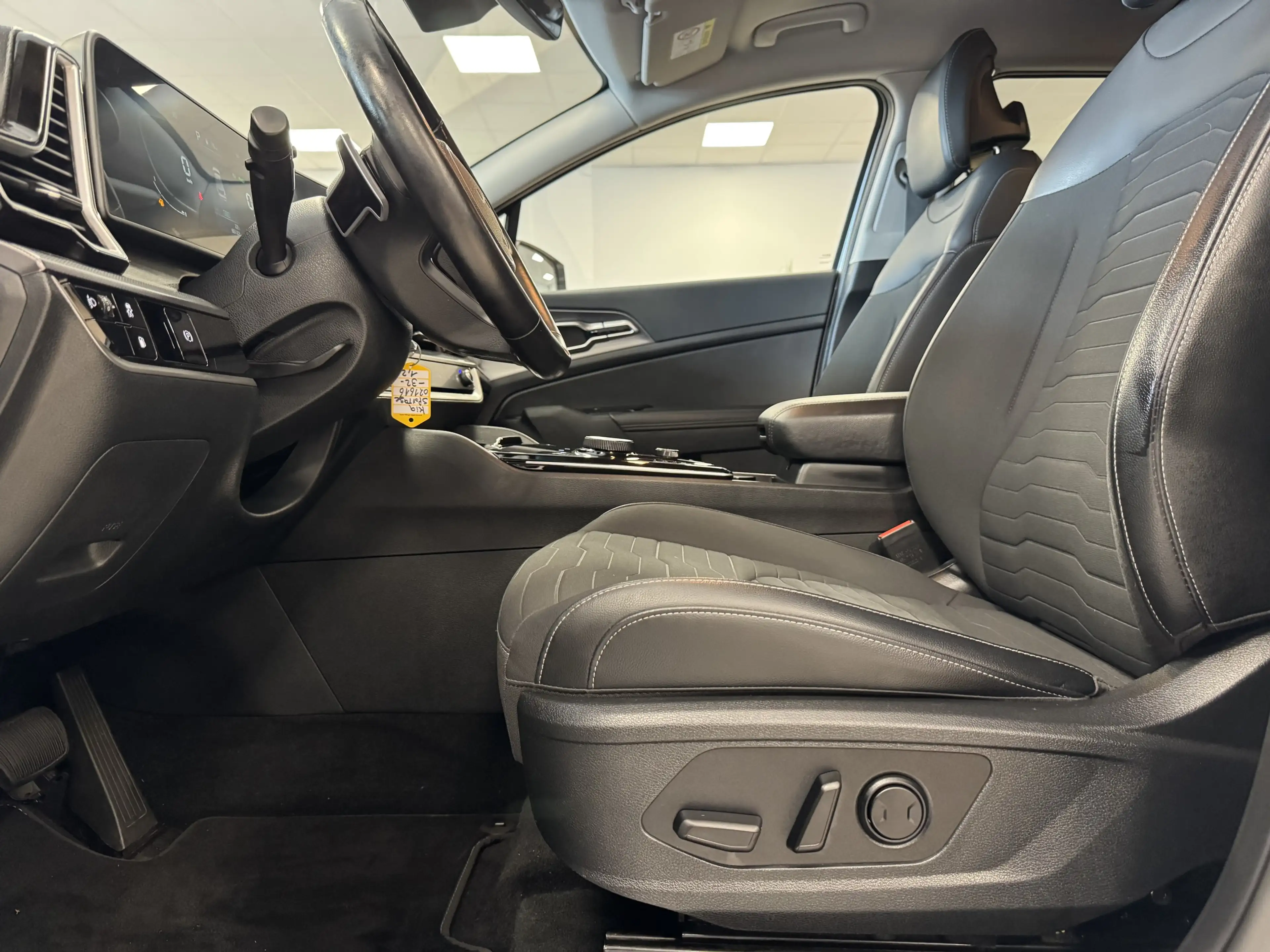 Kia Sportage 4WD Plug-in Leder R.Cam Navi ACC BI-LED — photo 13