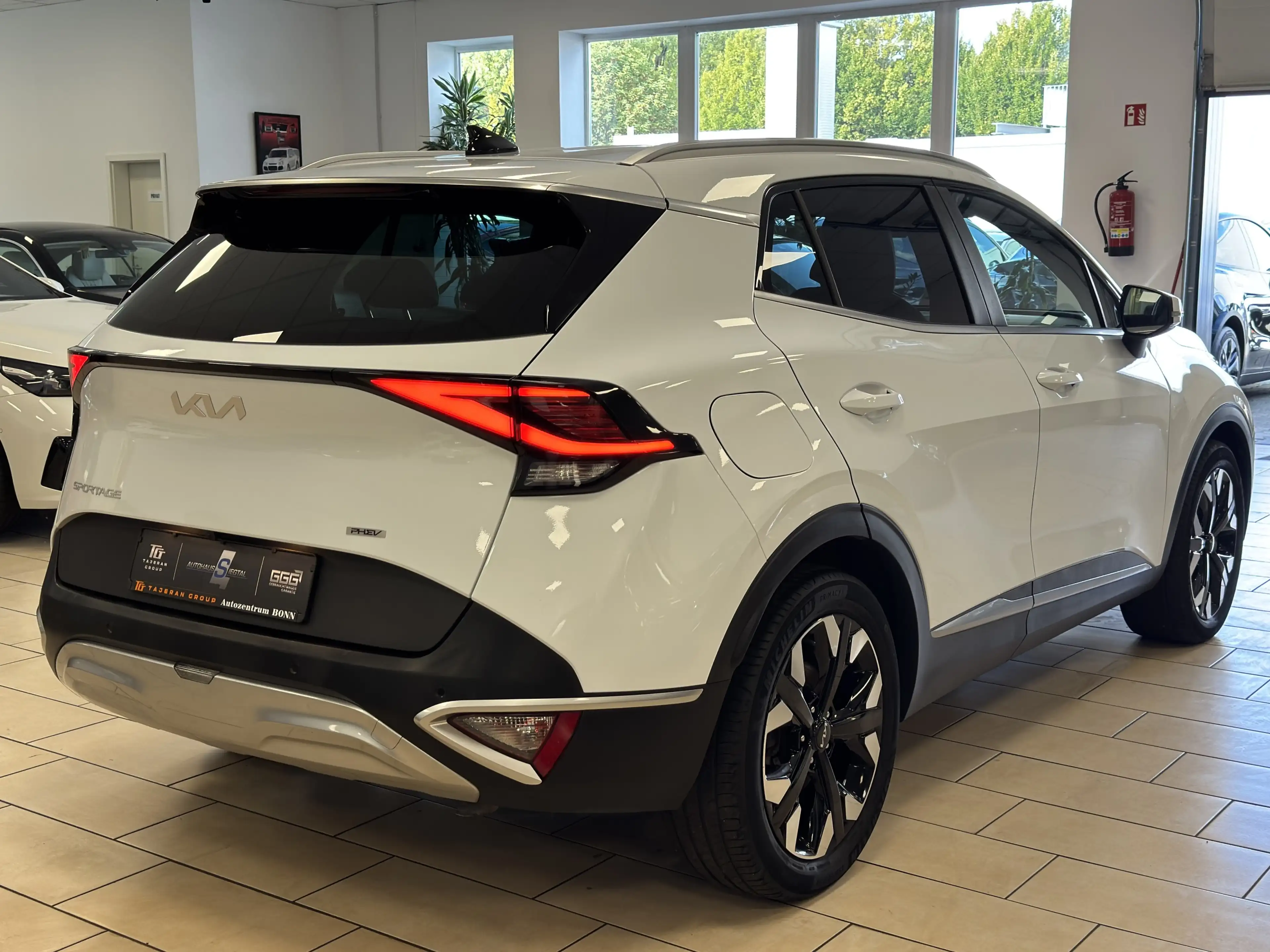 Kia Sportage 4WD Plug-in Leder R.Cam Navi ACC BI-LED — photo 5