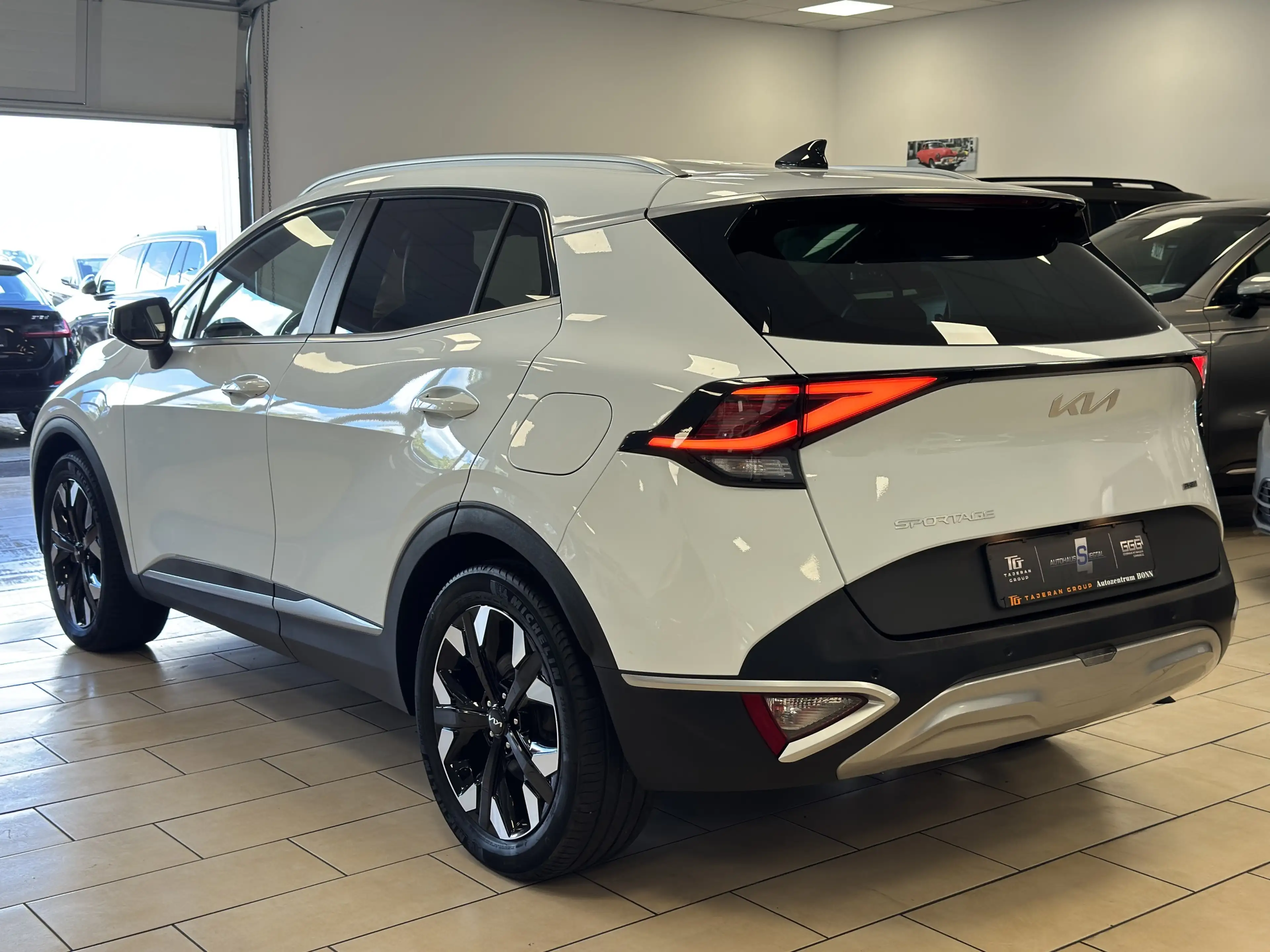 Kia Sportage 4WD Plug-in Leder R.Cam Navi ACC BI-LED — photo 8