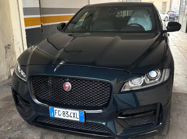 Jaguar F-Pace