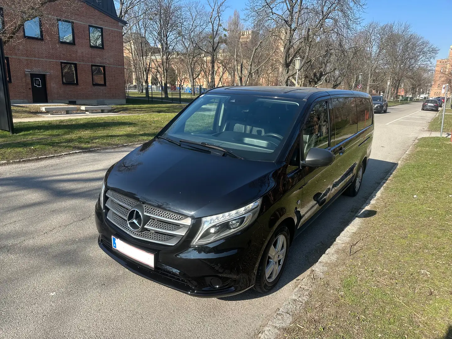 Mercedes-Benz Vito Vito Tourer Pro 116 BlueTEC extra lang Aut. Tourer Pro Schwarz - 1