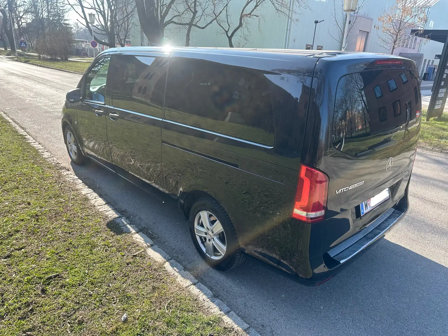 Mercedes-Benz Vito Vito Tourer Pro 116 BlueTEC extra lang Aut. Tourer Pro Schwarz - 2