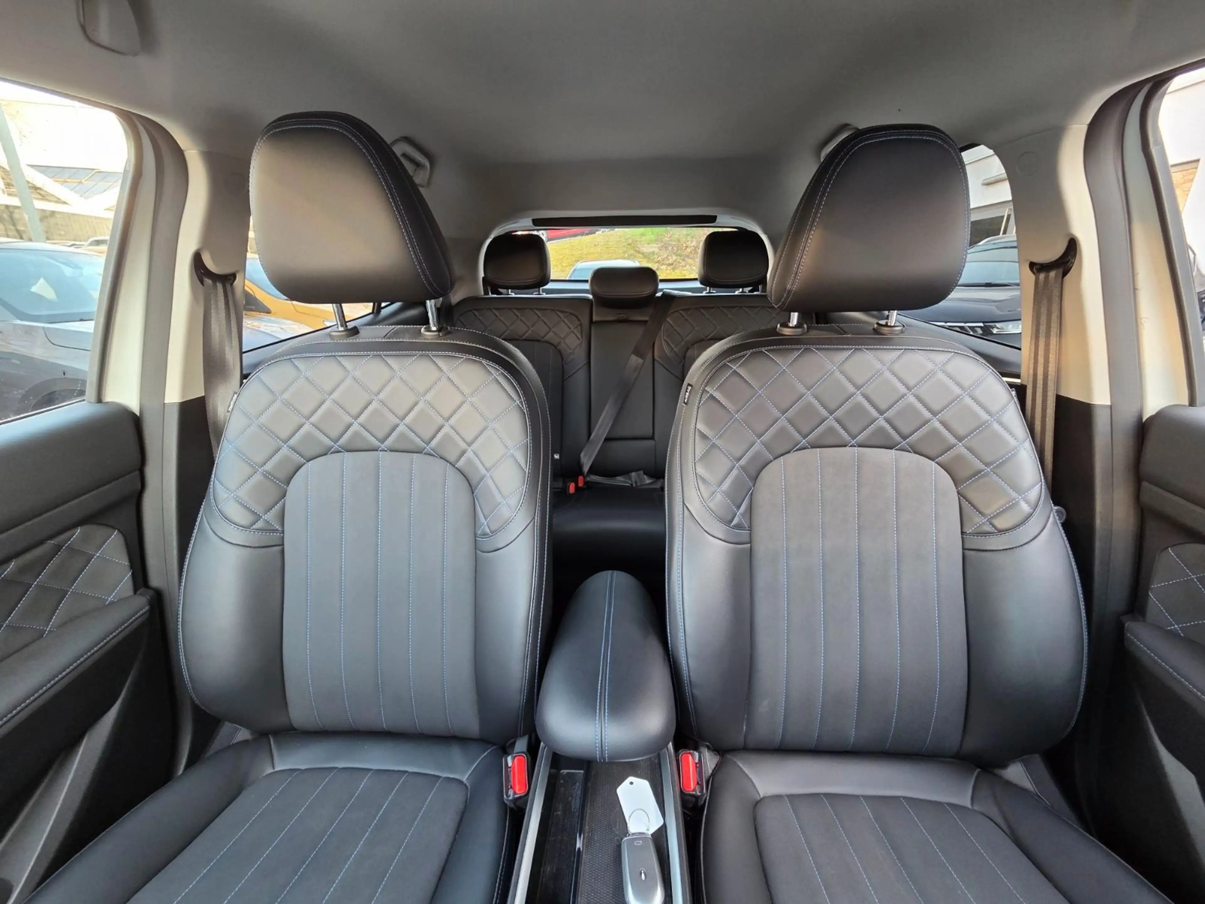 GWM ORA 03 "Funky Cat" 300 Pro 48 kWh (171 PS) — photo 13