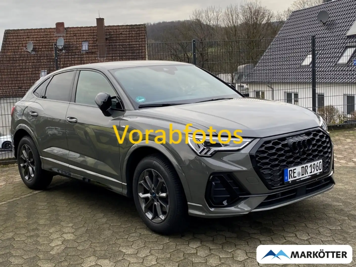 Audi Q3 Sportback 1.5 TFSI S line /AHK/19 Zoll/ Grau - 1