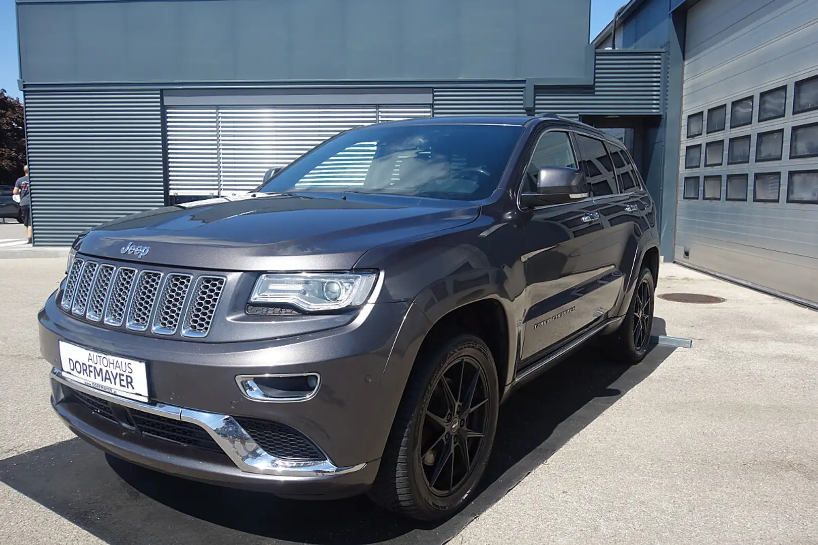 Jeep Grand Cherokee 3,0 V6 CRD Summit Grau - 1