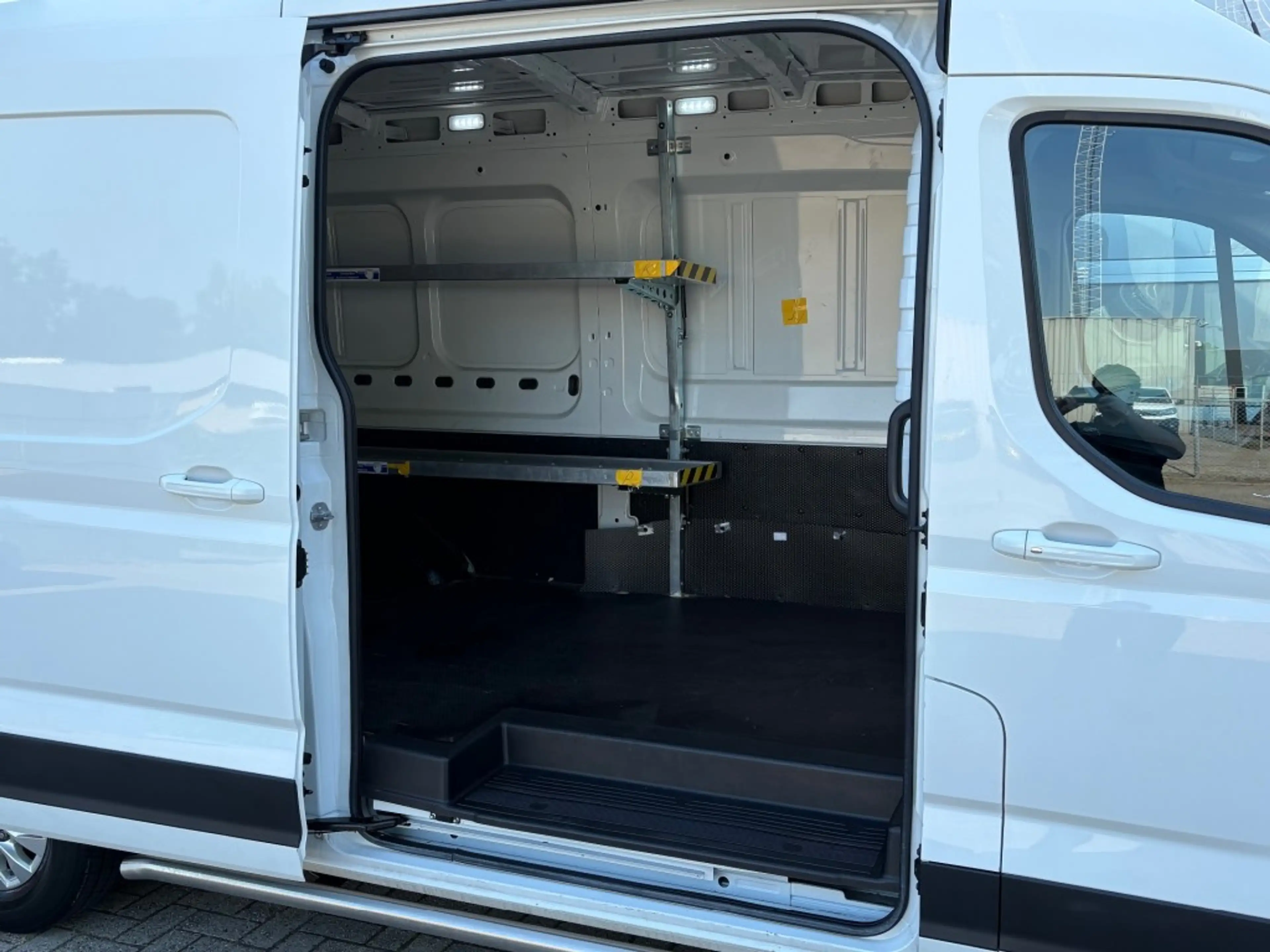 Maxus eDeliver 9 eDeliver L3H3 89kw HOGE ACTIERADIUS 204PK / Trekha — photo 8
