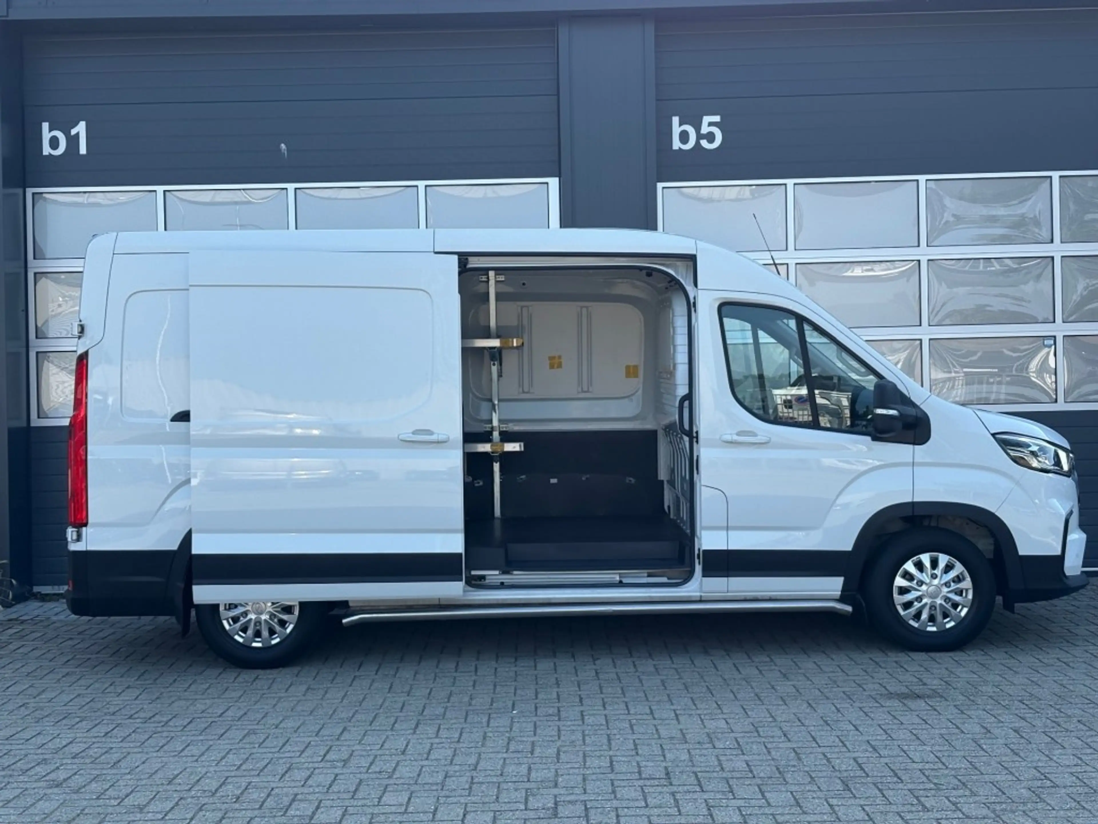 Maxus eDeliver 9 eDeliver L3H3 89kw HOGE ACTIERADIUS 204PK / Trekha — photo 5