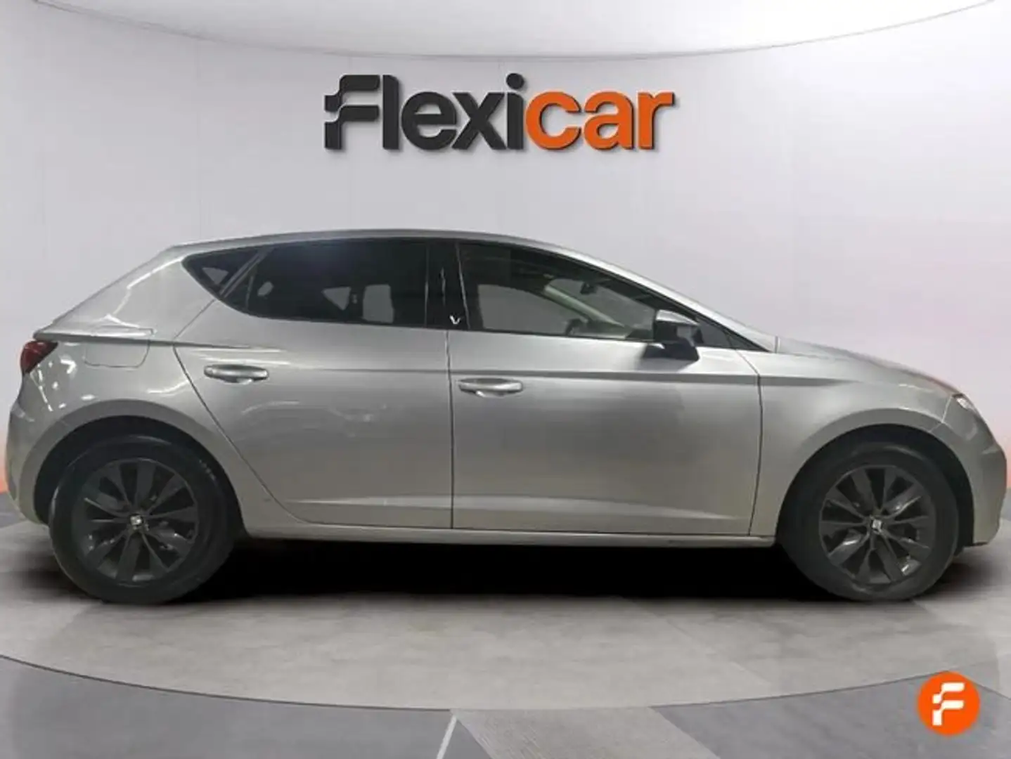 SEAT Leon ST 1.5 EcoTSI S&S Style 130 Grau - 2