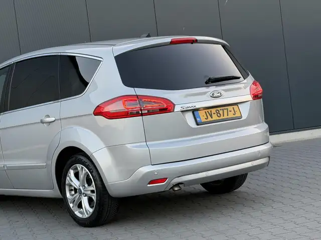 Ford S-Max view 13