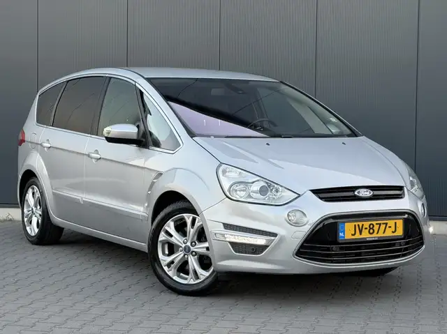 Ford S-Max view 2
