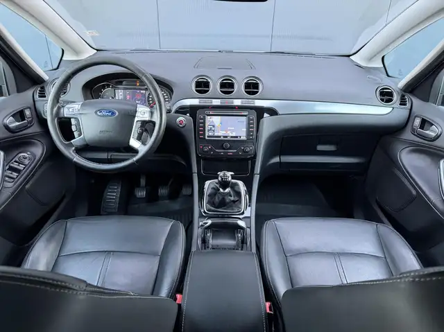 Ford S-Max view 15