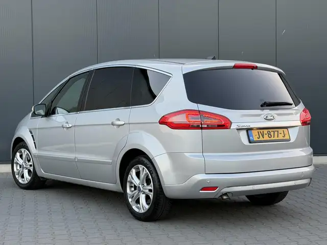 Ford S-Max view 3