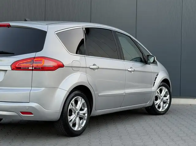 Ford S-Max view 5
