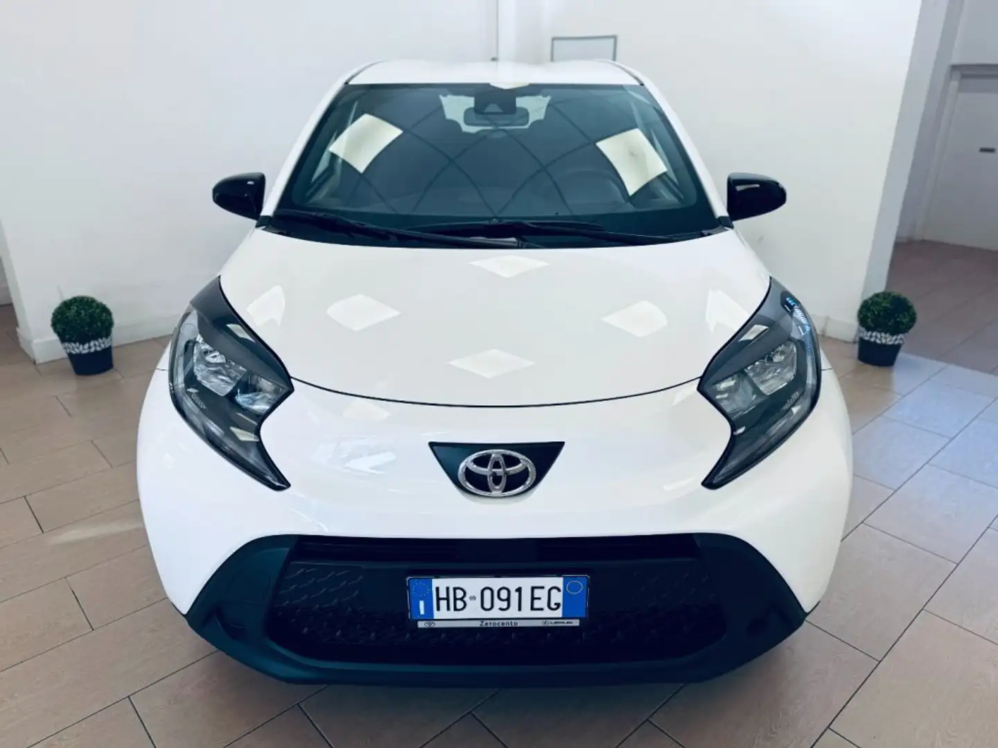 Toyota Aygo X 1.0 VVT-i 72 CV Active Wit - 2