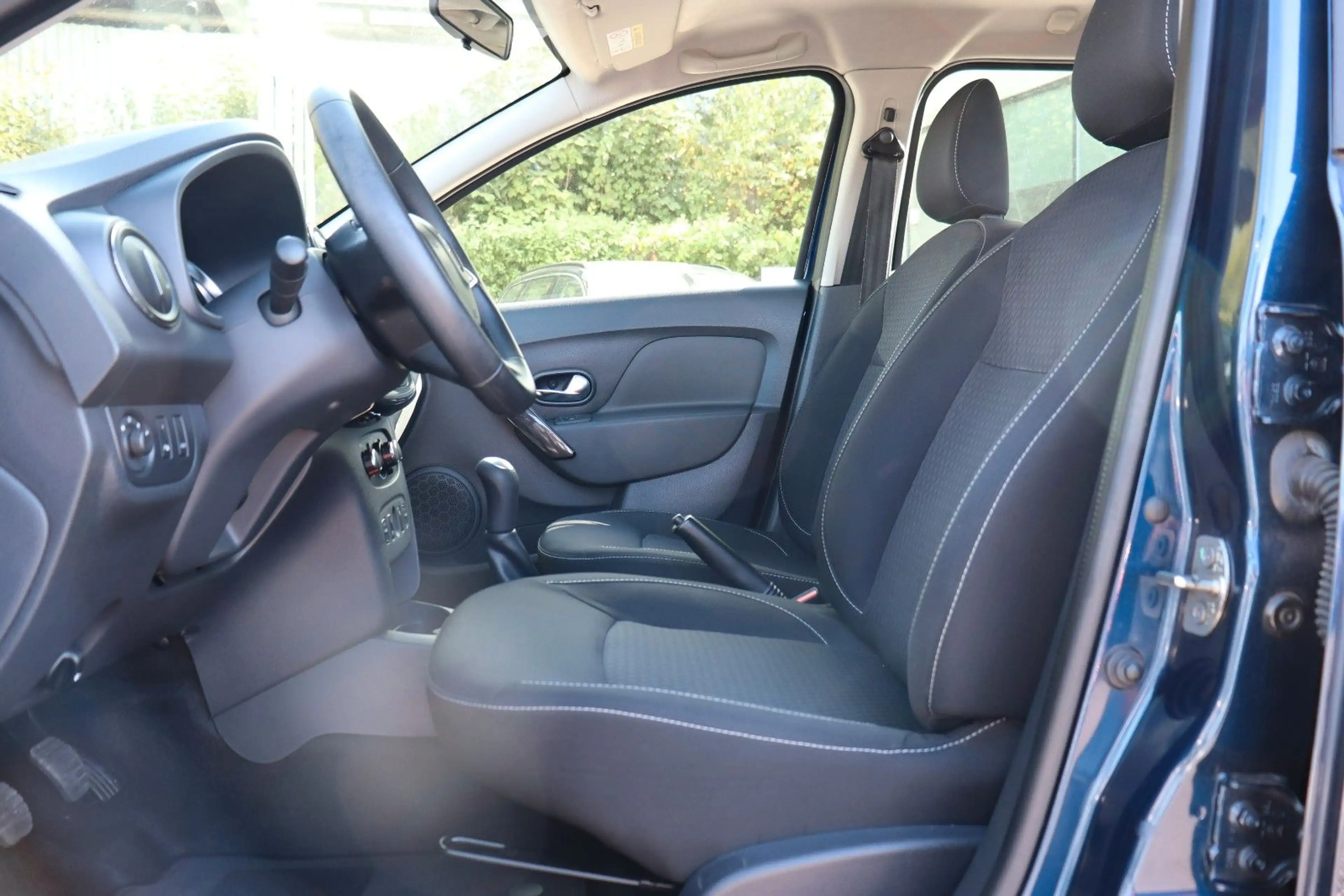 Dacia Logan MCV II Kombi Laureate, Navi, Klima, PDC — photo 15