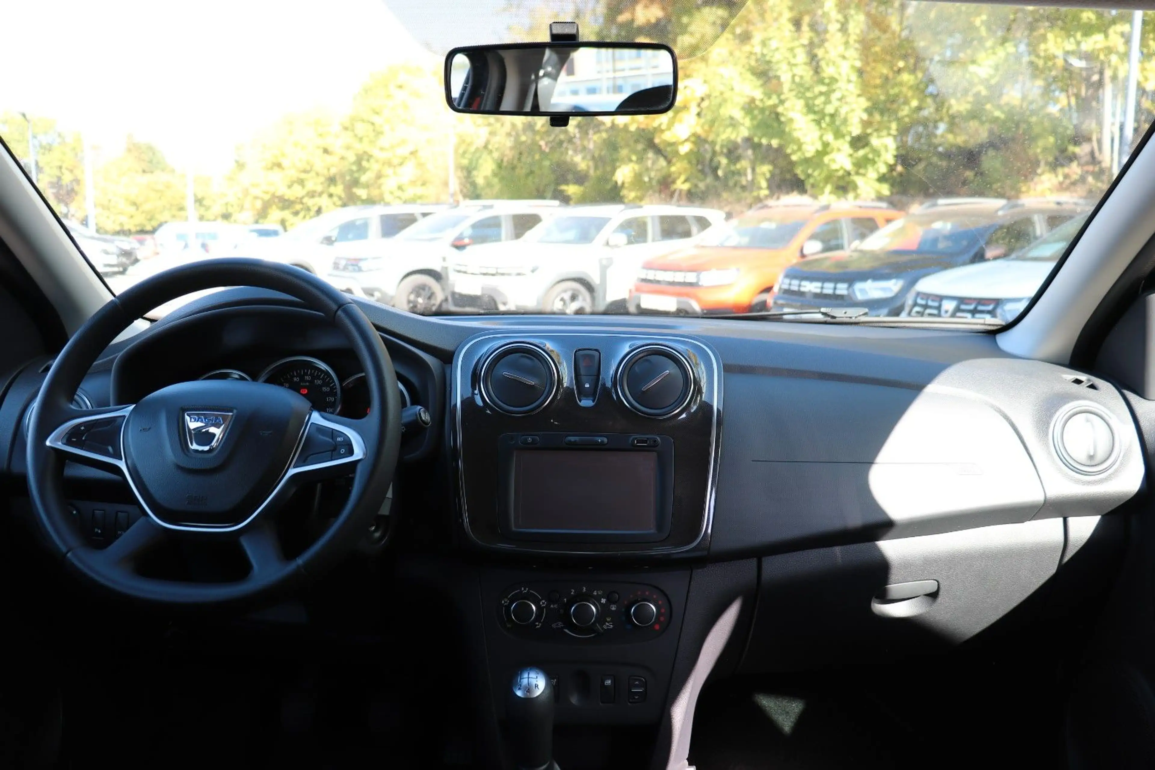 Dacia Logan MCV II Kombi Laureate, Navi, Klima, PDC — photo 5