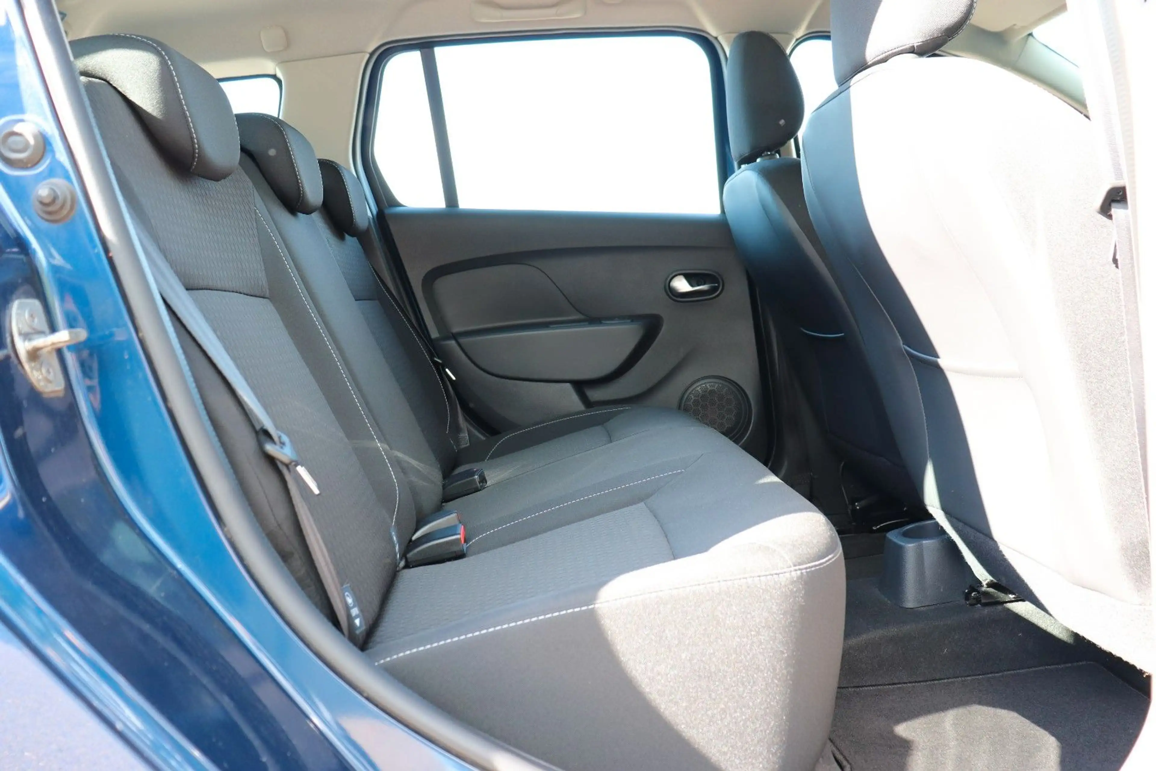 Dacia Logan MCV II Kombi Laureate, Navi, Klima, PDC — photo 3
