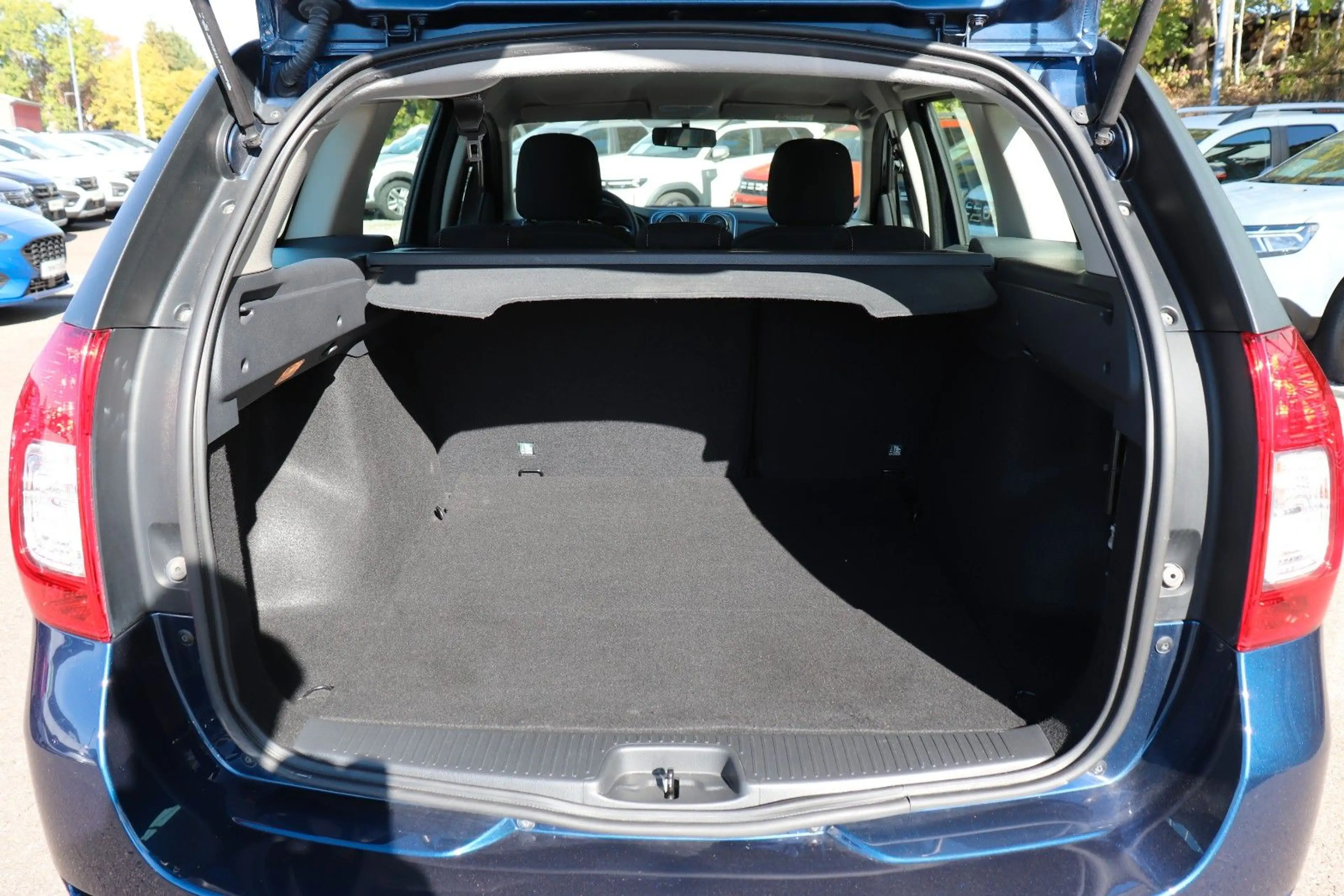 Dacia Logan MCV II Kombi Laureate, Navi, Klima, PDC — photo 2