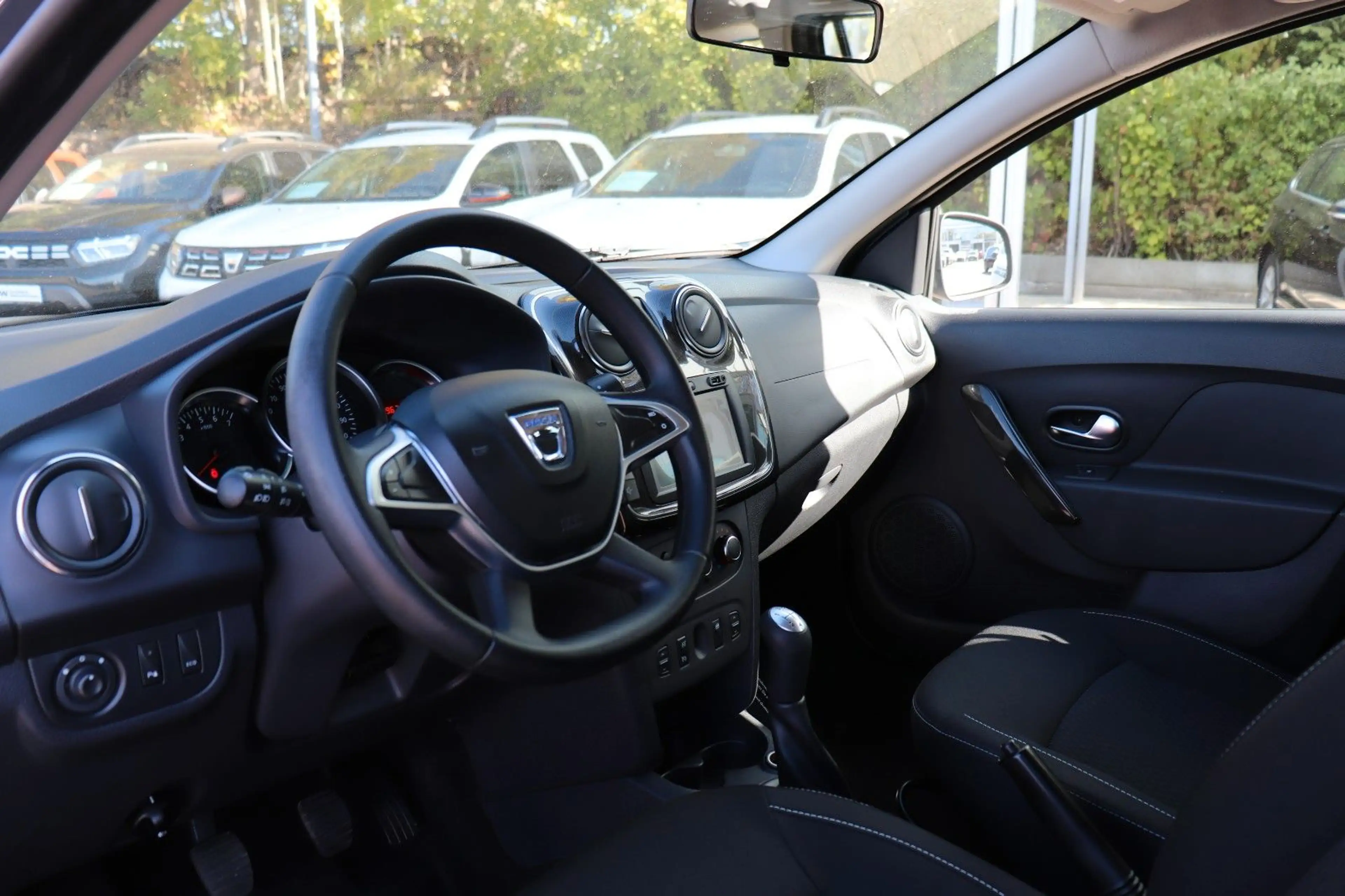 Dacia Logan MCV II Kombi Laureate, Navi, Klima, PDC — photo 14