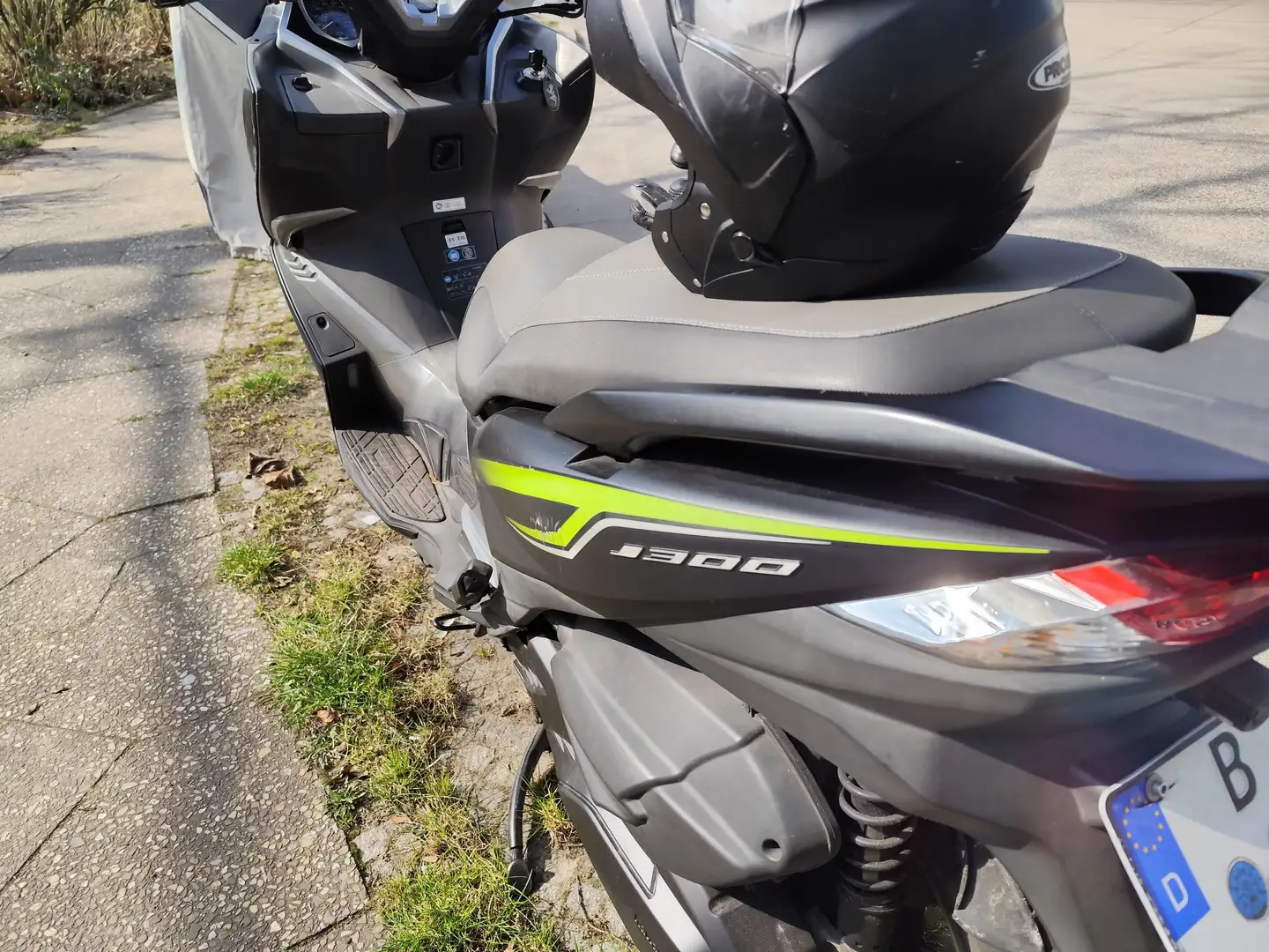 Kawasaki J300 Noir - 2