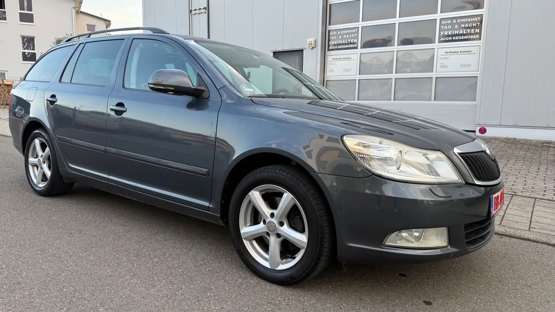Skoda Octavia 1.8 160PS AUTOMATIK TÜV,NAVI,XENON,KLIMA Gris - 2